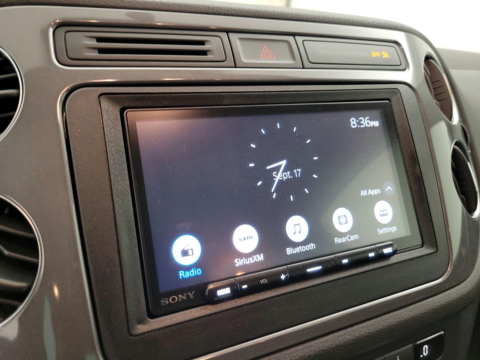 Thumbnail: 2014 Volkswagen Tiguan - 15