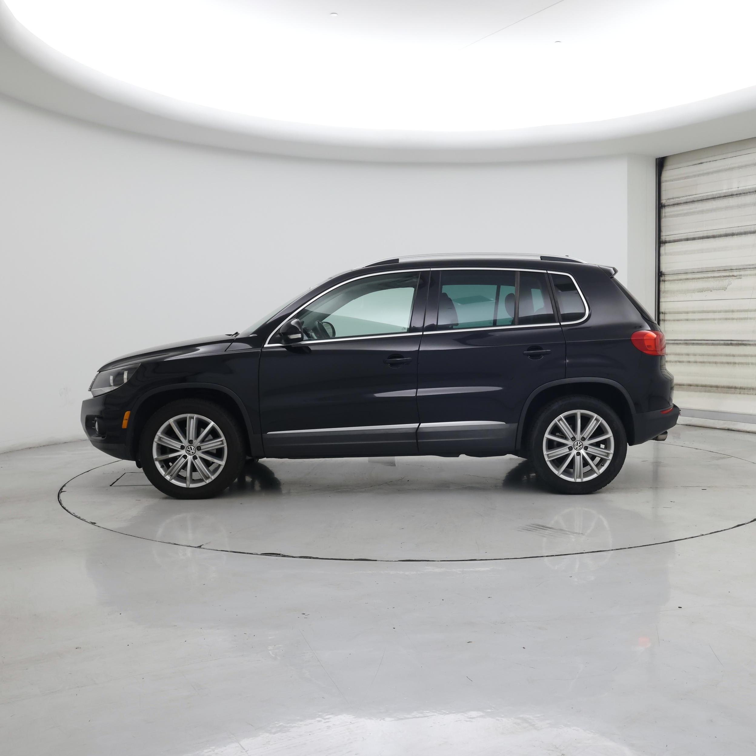 Thumbnail: 2014 Volkswagen Tiguan - 3