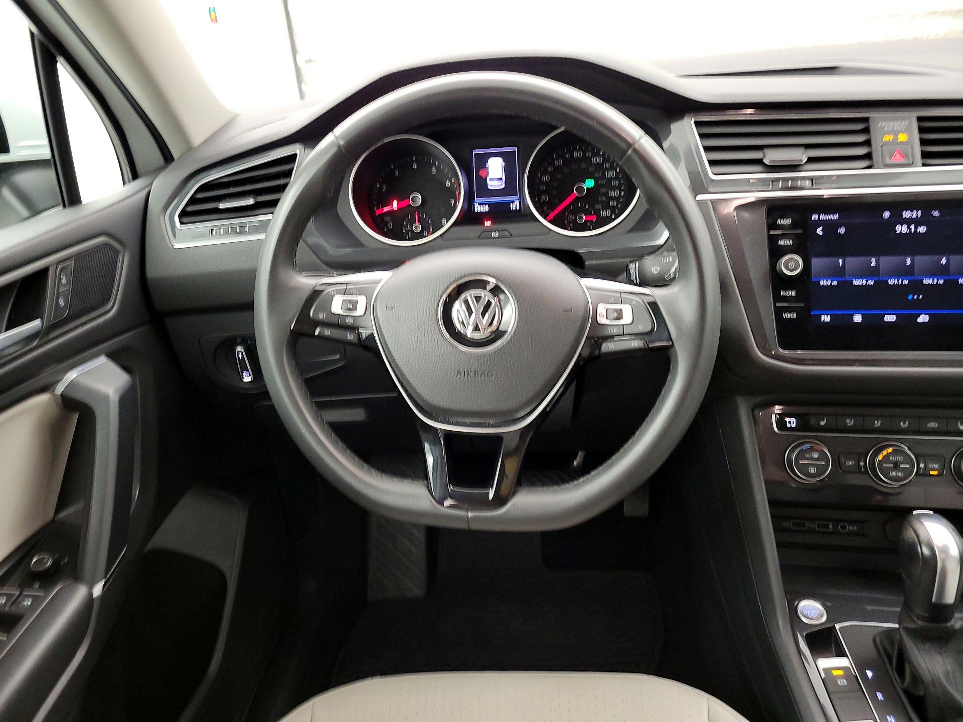 Thumbnail: 2020 Volkswagen Tiguan - 10