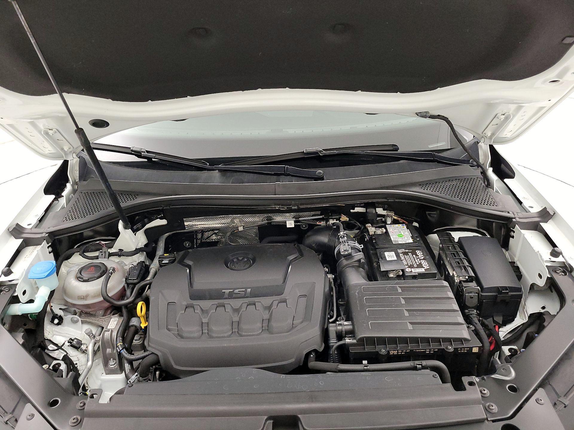 Thumbnail: 2020 Volkswagen Tiguan - 18