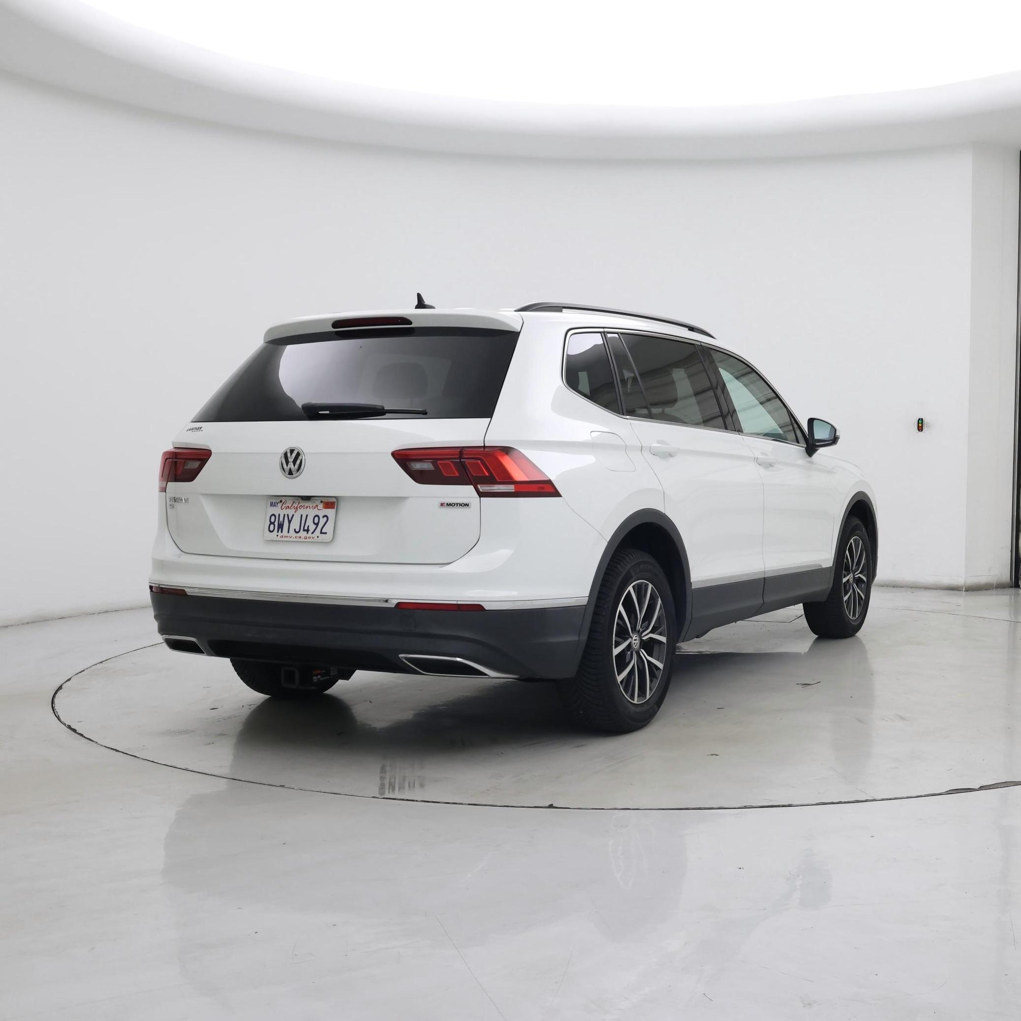 Thumbnail: 2020 Volkswagen Tiguan - 8