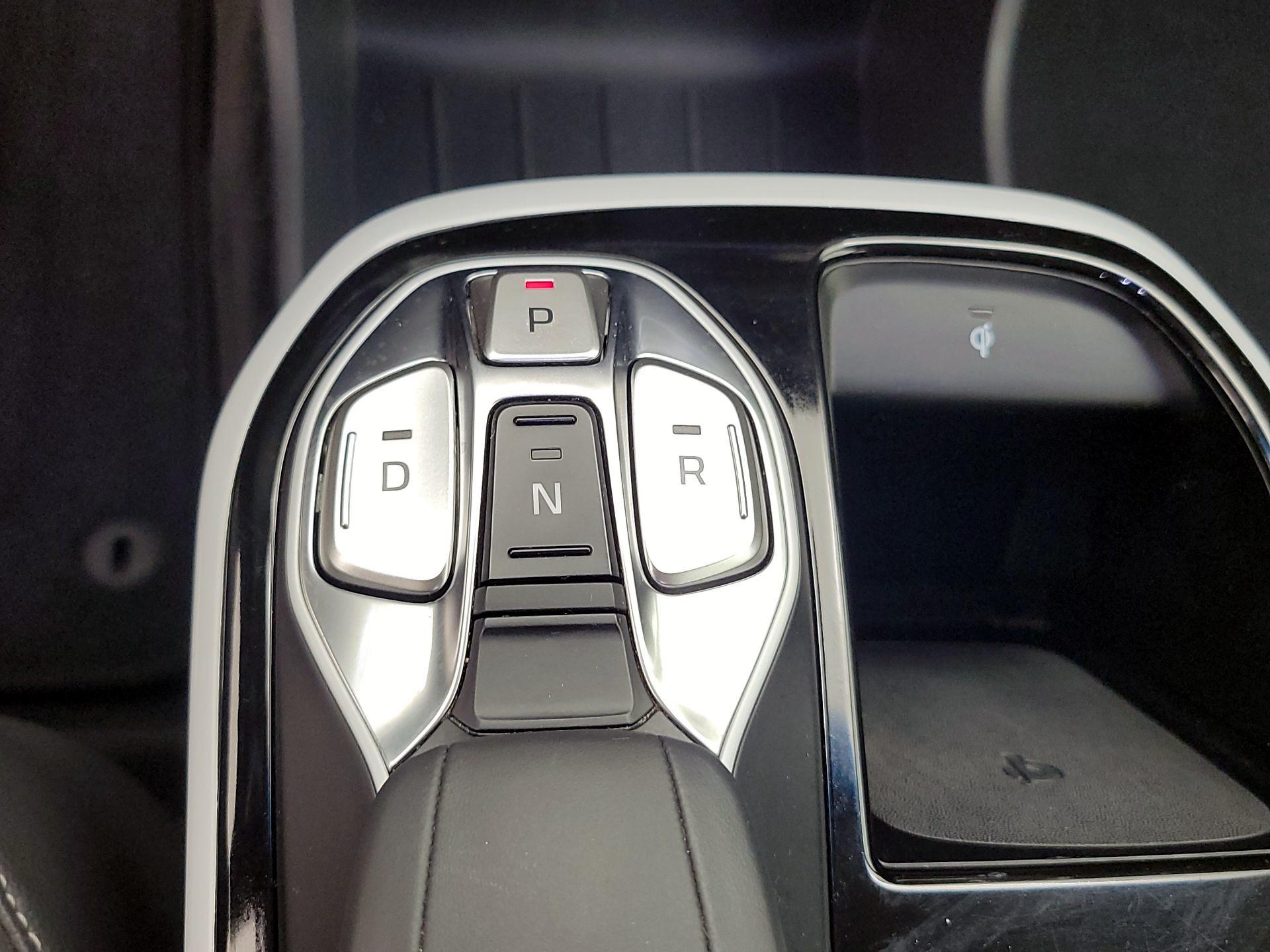 Thumbnail: 2019 Hyundai Ioniq - 18