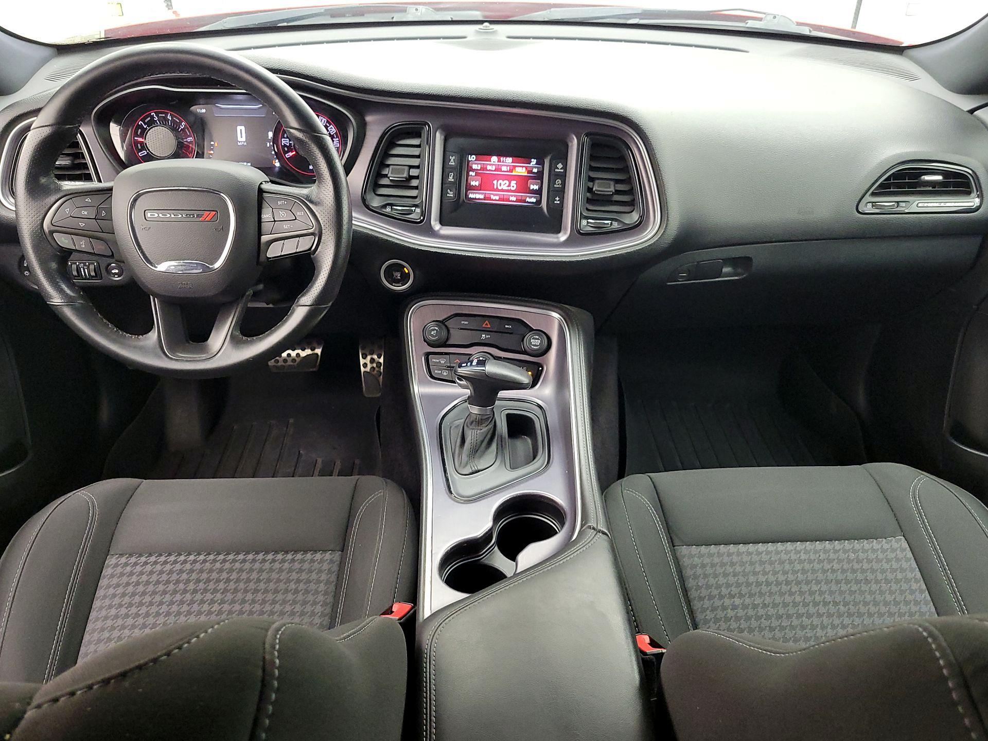 Thumbnail: 2016 Dodge Challenger - 9