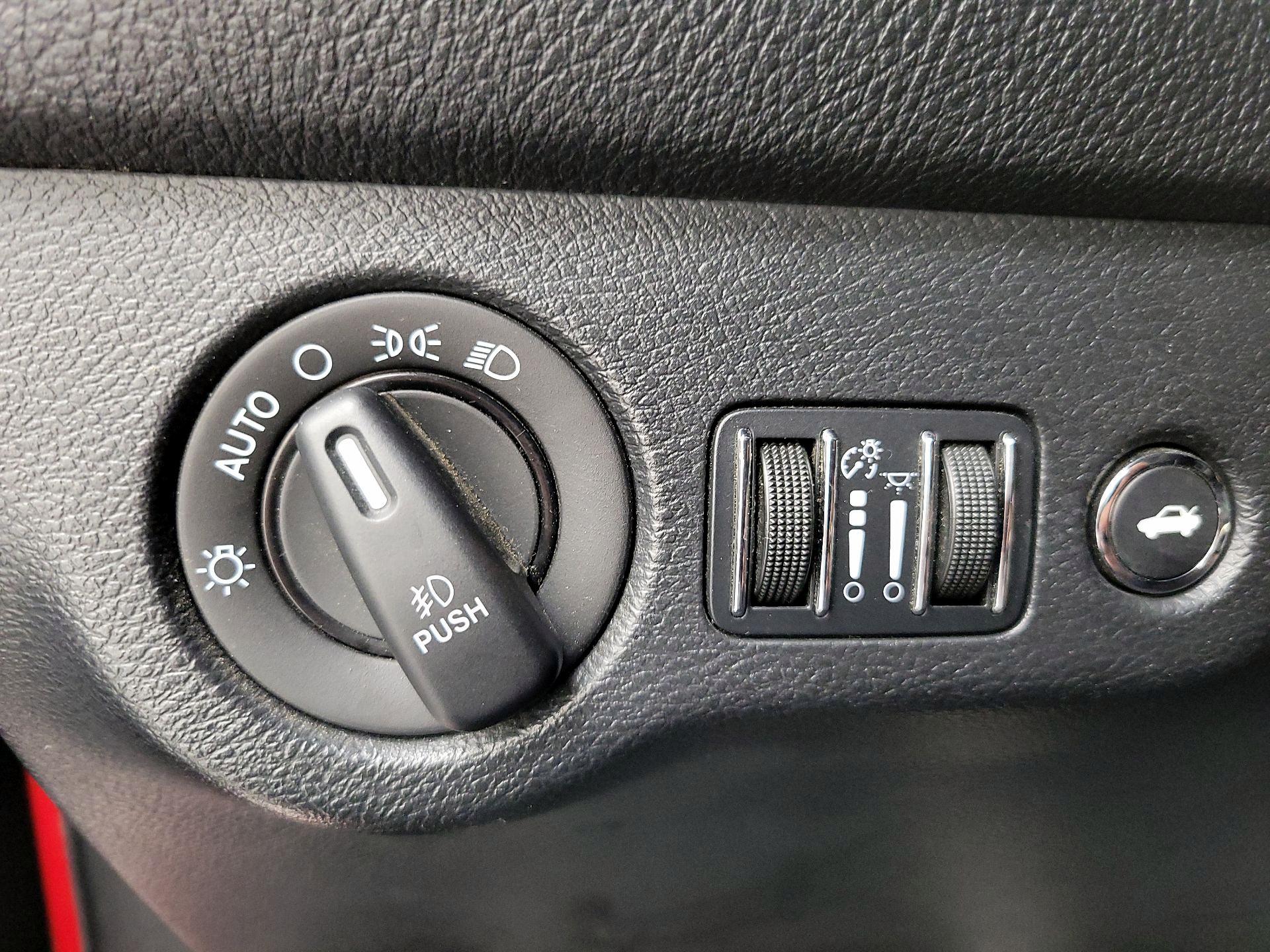 Thumbnail: 2016 Dodge Challenger - 13