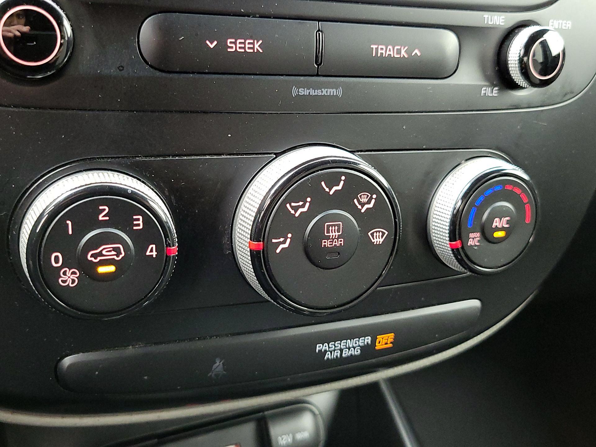 Thumbnail: 2019 Kia Soul - 16