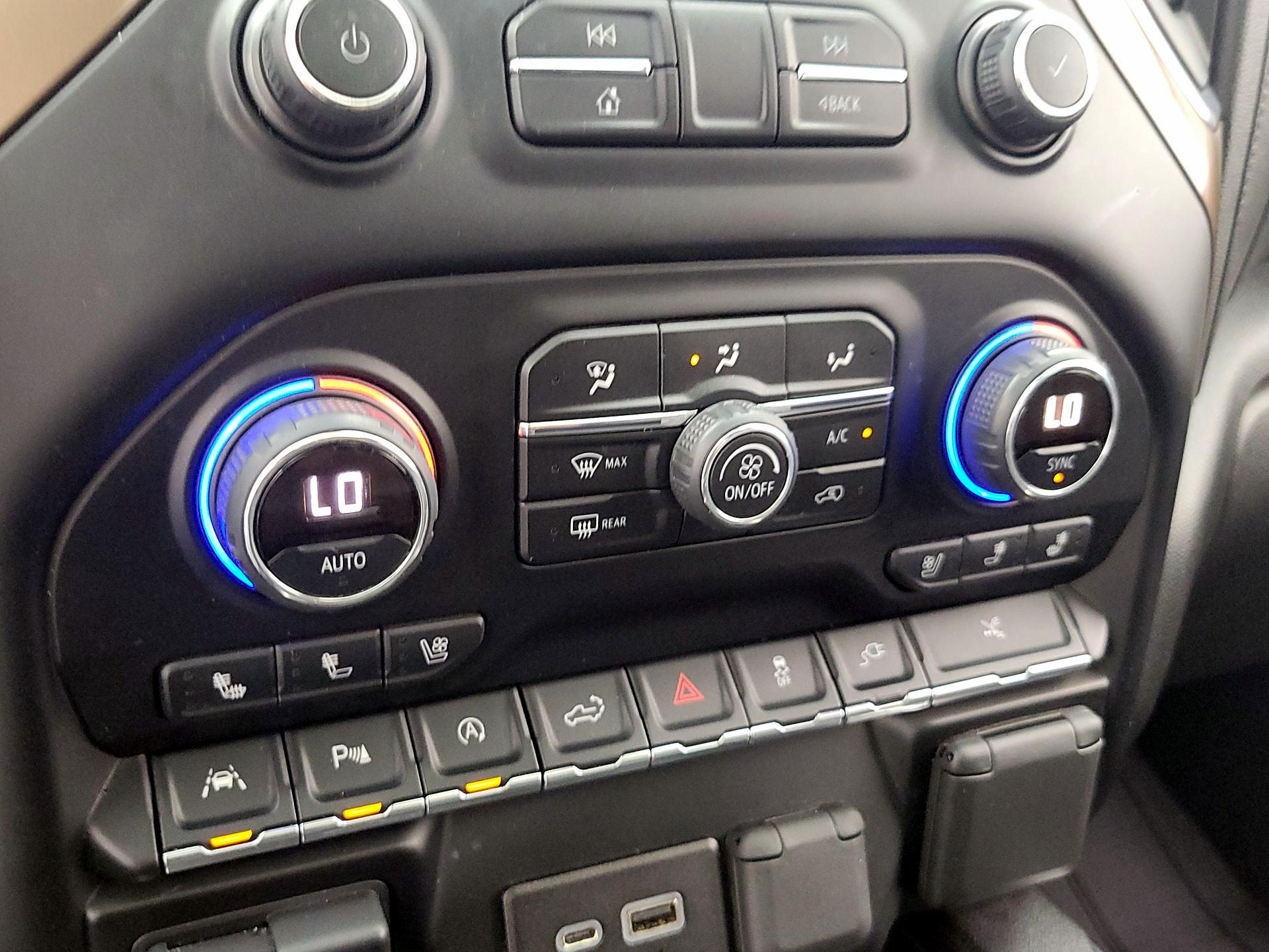 Thumbnail: 2019 Chevrolet Silverado 1500 - 16