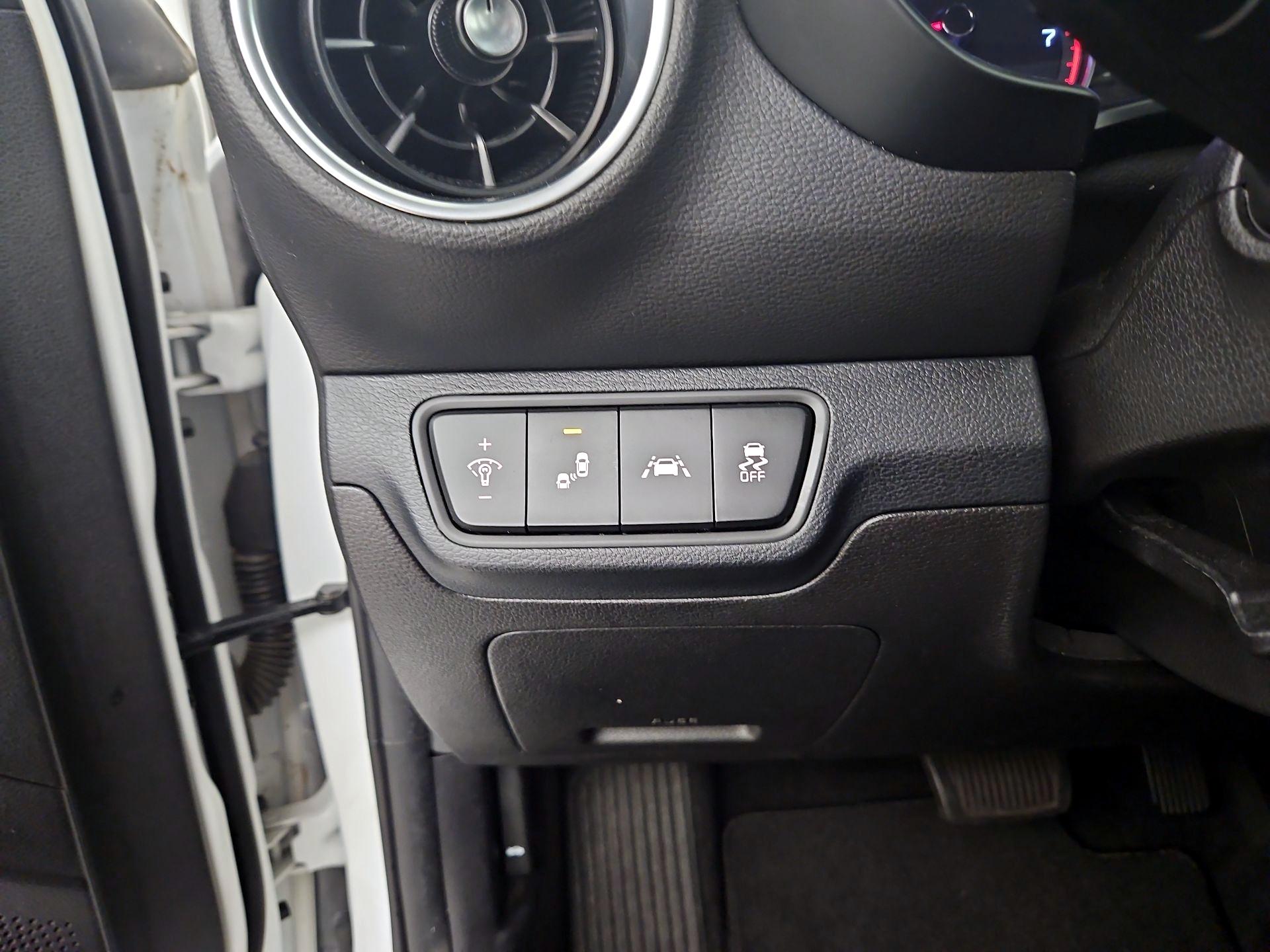 Thumbnail: 2021 Kia Forte - 13