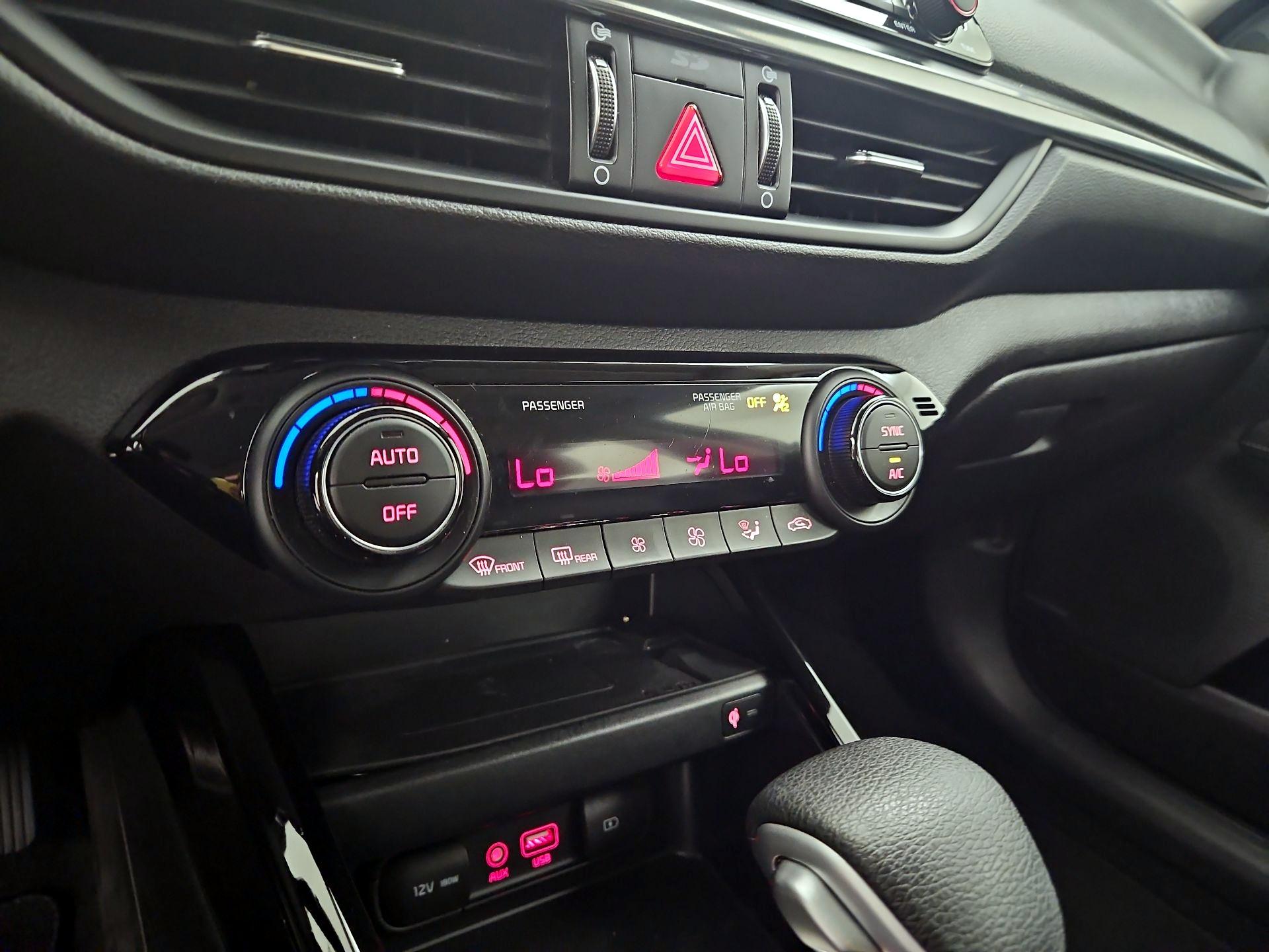Thumbnail: 2021 Kia Forte - 16