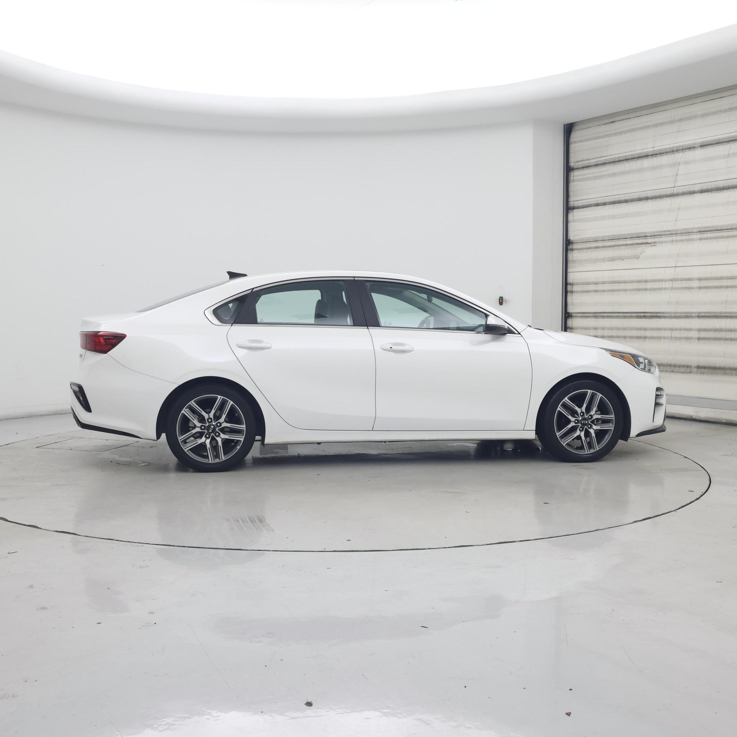 Thumbnail: 2021 Kia Forte - 7