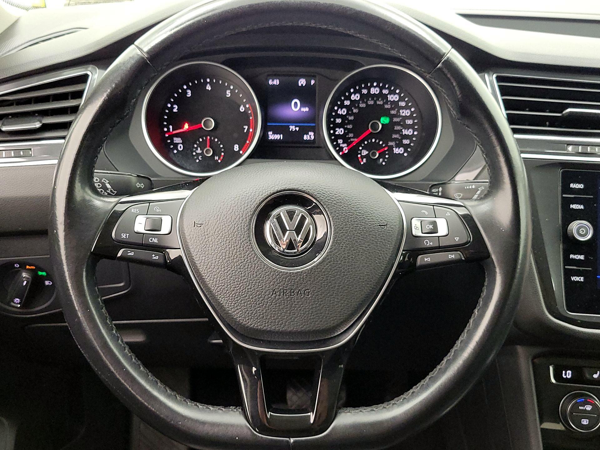 Thumbnail: 2018 Volkswagen Tiguan - 10