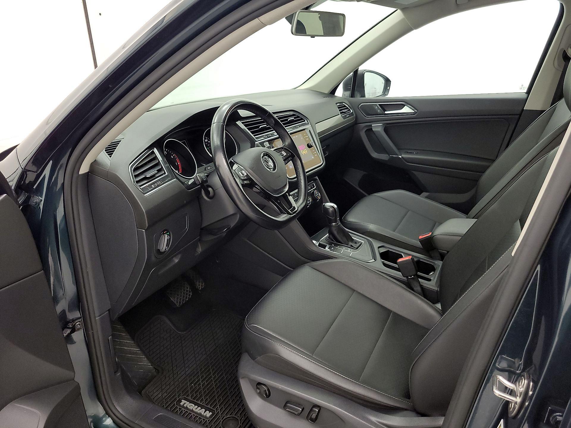 Thumbnail: 2018 Volkswagen Tiguan - 11