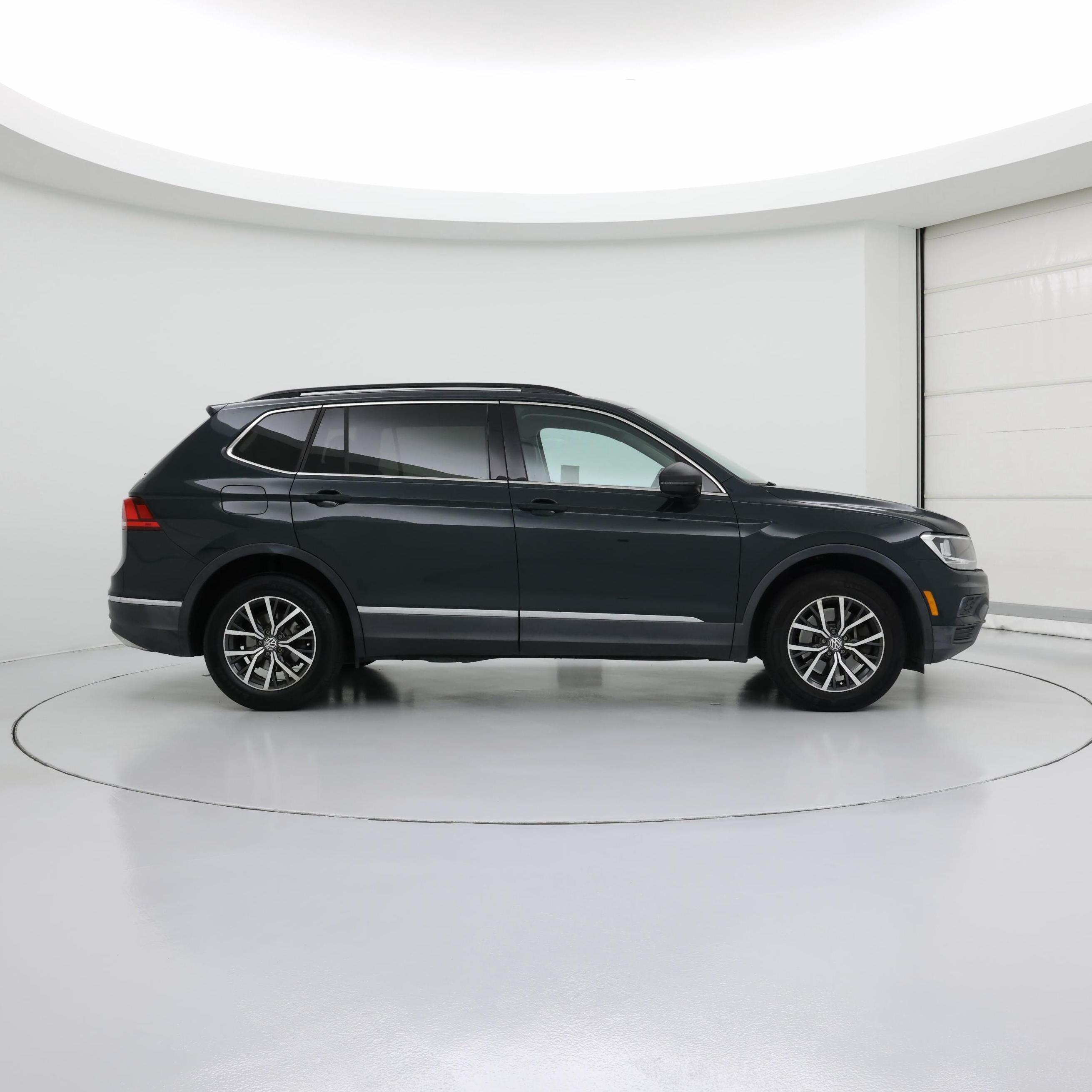 Thumbnail: 2018 Volkswagen Tiguan - 7