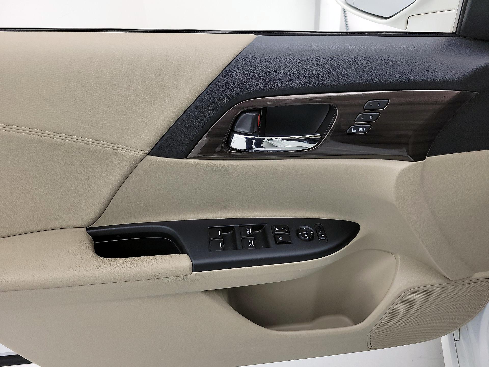 Thumbnail: 2017 Honda Accord - 12