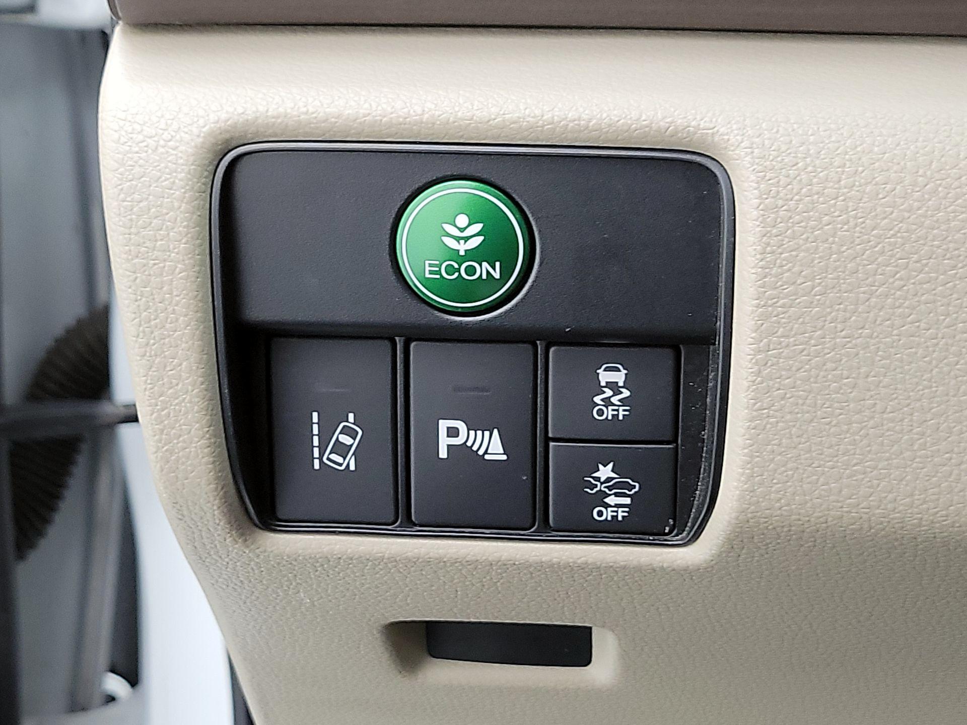 Thumbnail: 2017 Honda Accord - 13