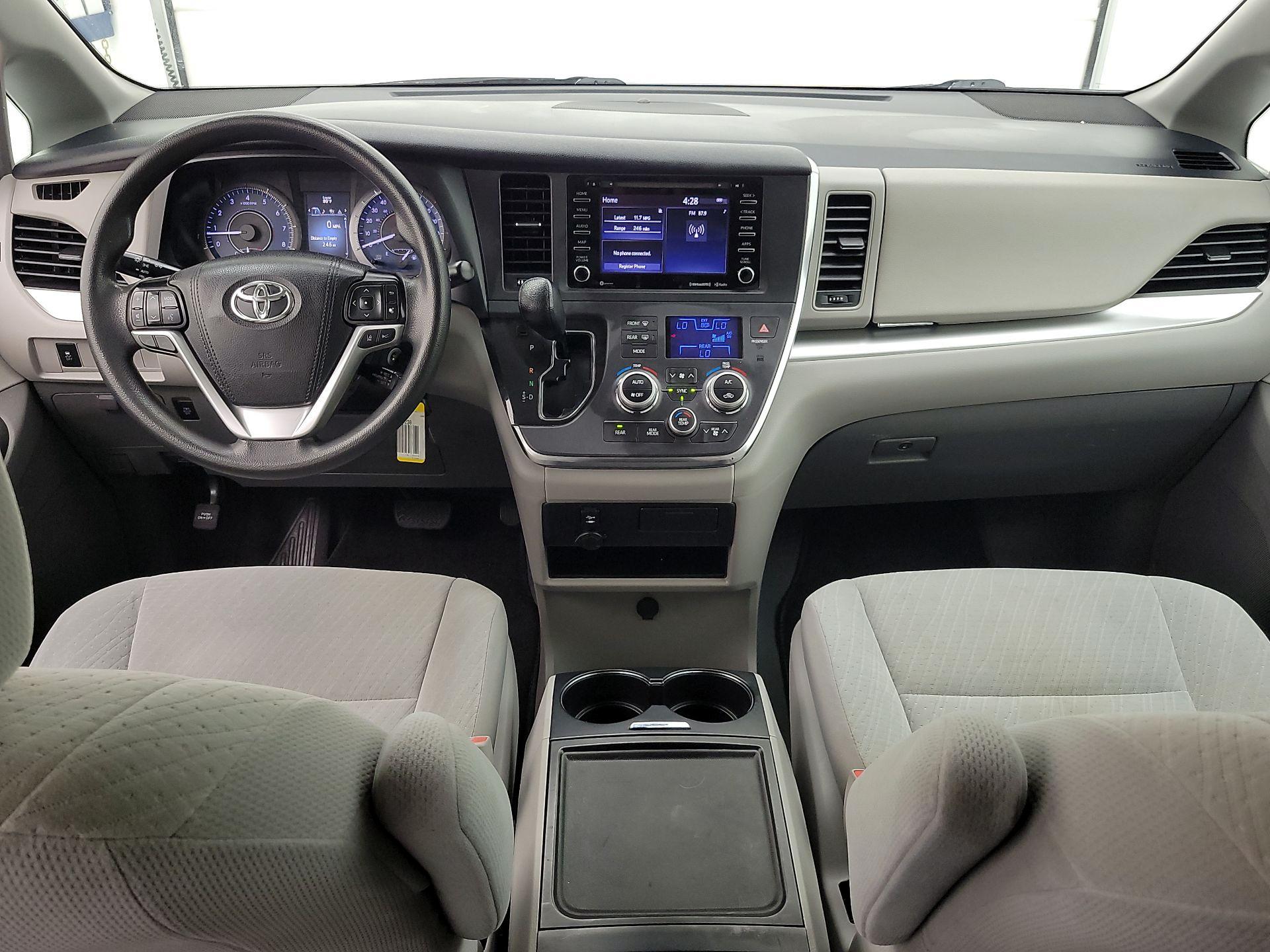 Thumbnail: 2019 Toyota Sienna - 9