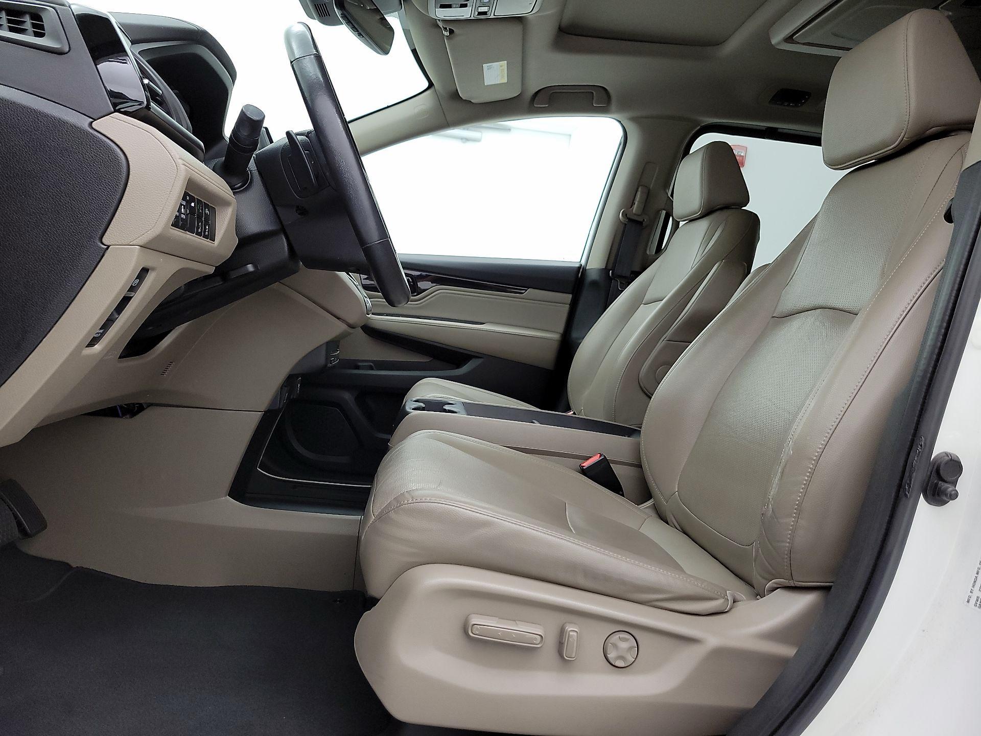 Thumbnail: 2019 Honda Odyssey - 11