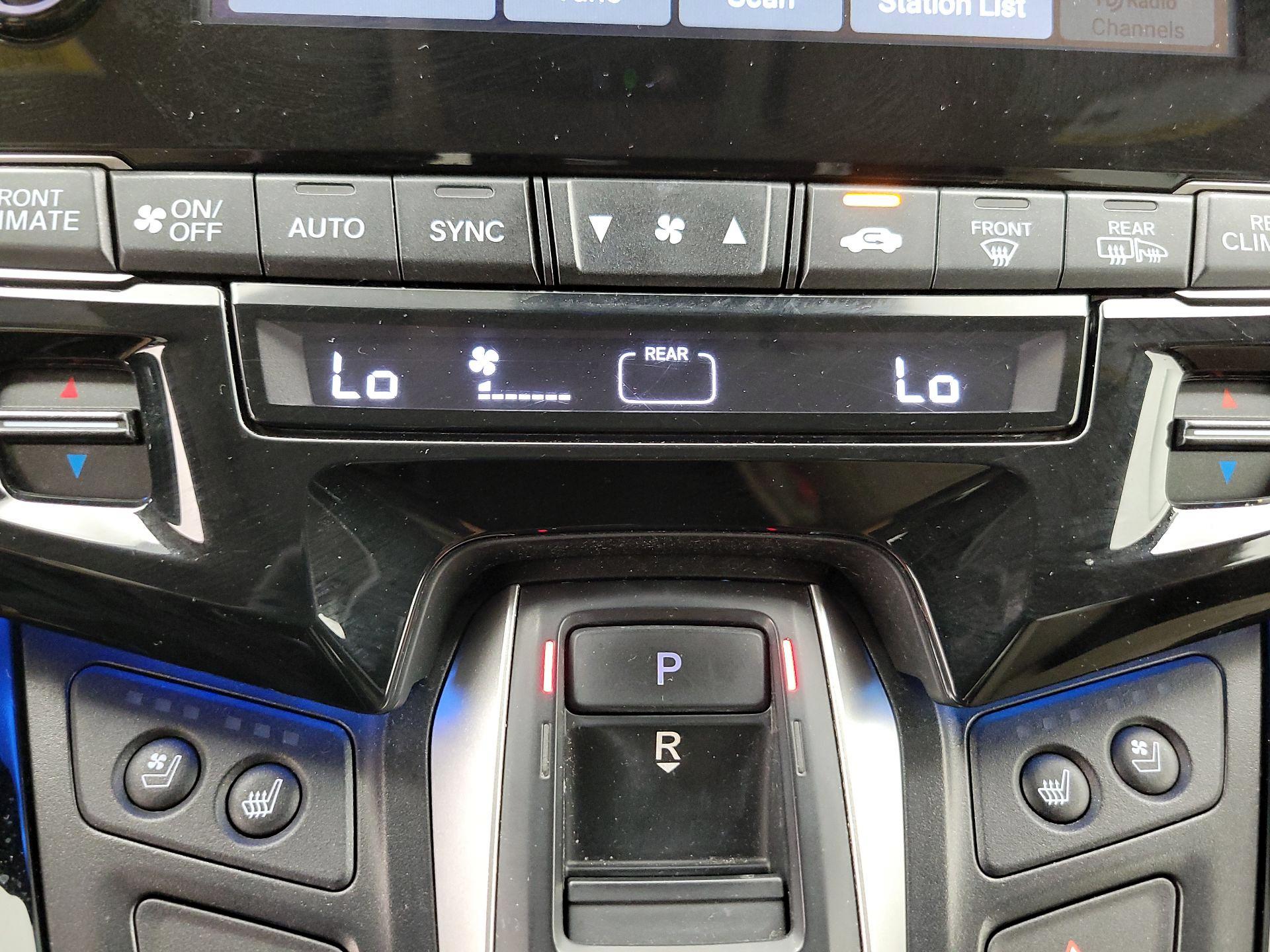 Thumbnail: 2019 Honda Odyssey - 17