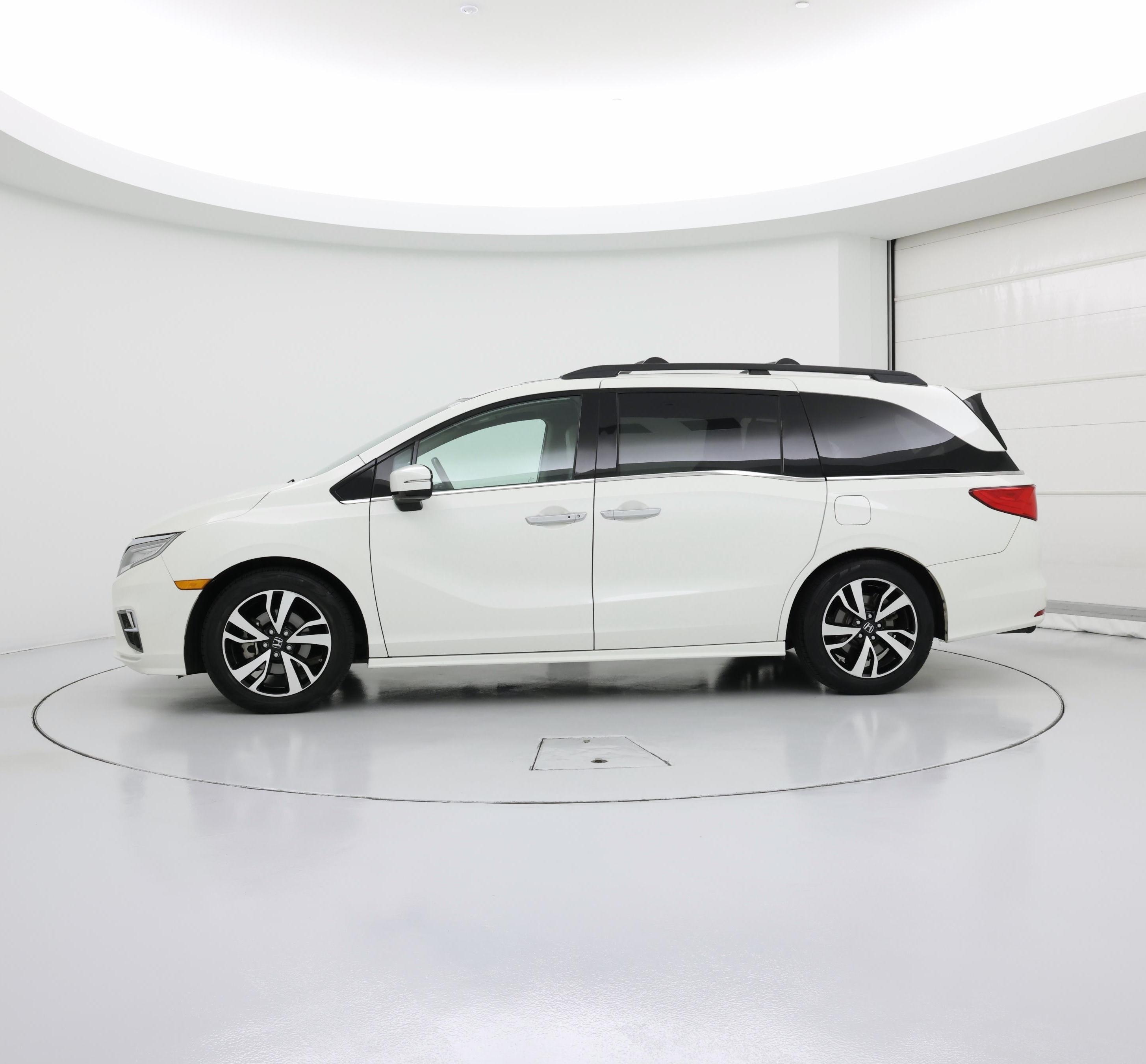 Thumbnail: 2019 Honda Odyssey - 3