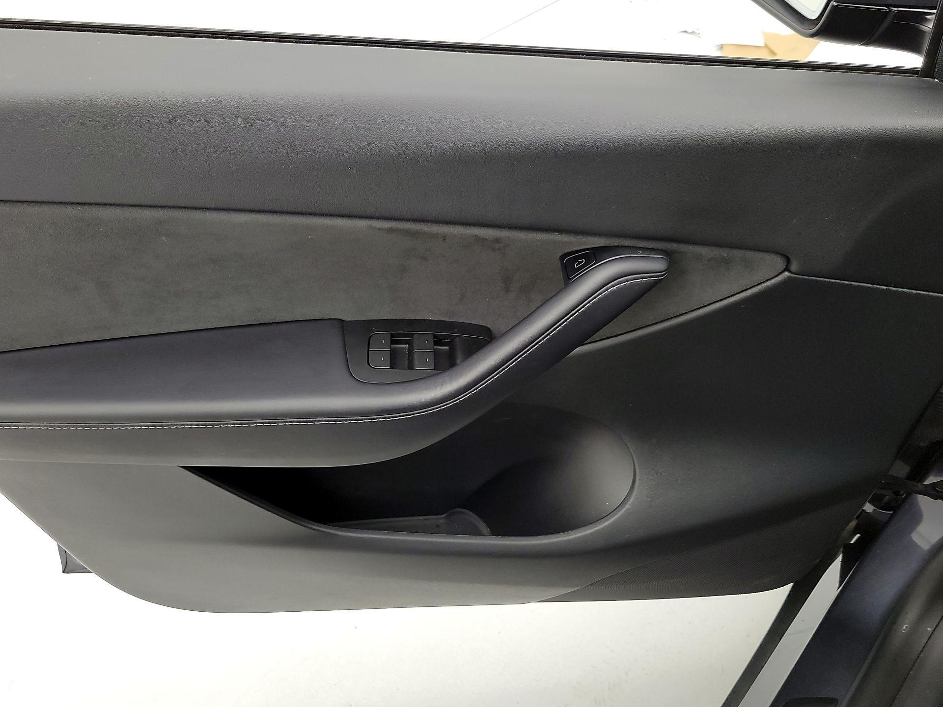 Thumbnail: 2022 Tesla Model Y - 12