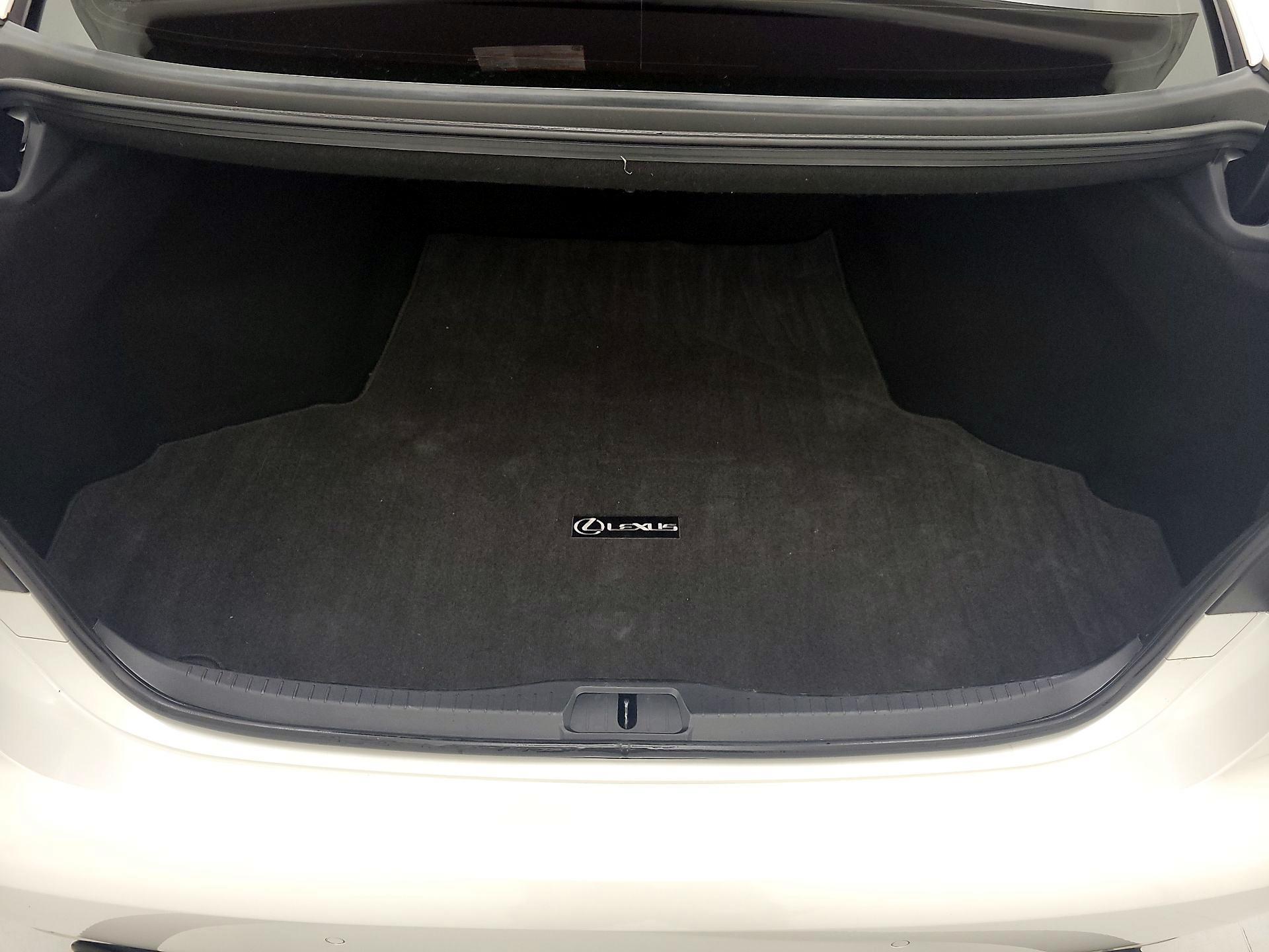 Thumbnail: 2016 Lexus LS - 19