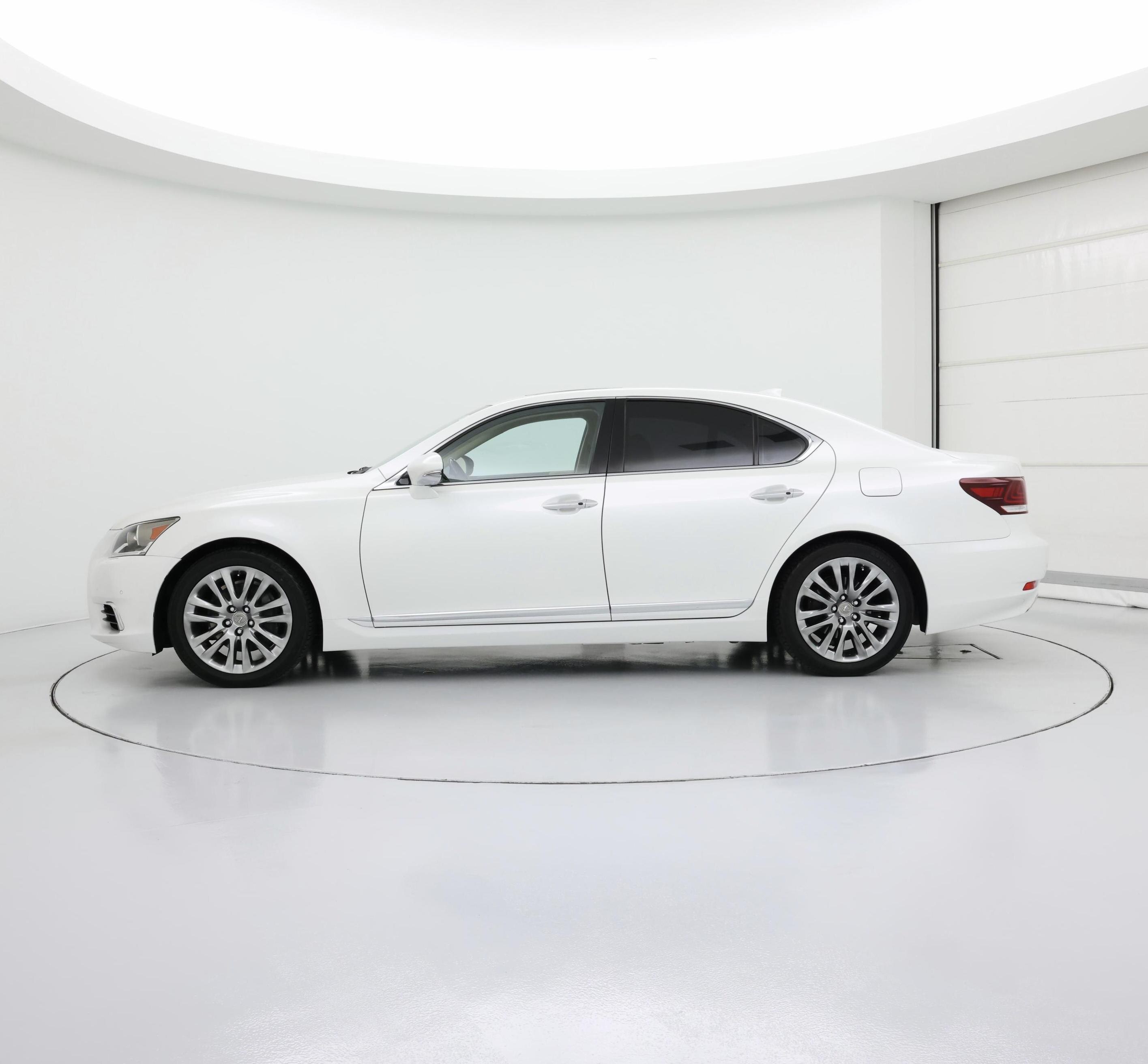Thumbnail: 2016 Lexus LS - 3