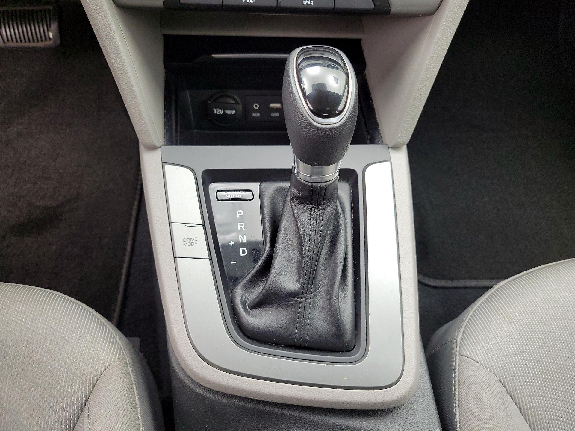 Thumbnail: 2018 Hyundai Elantra - 17