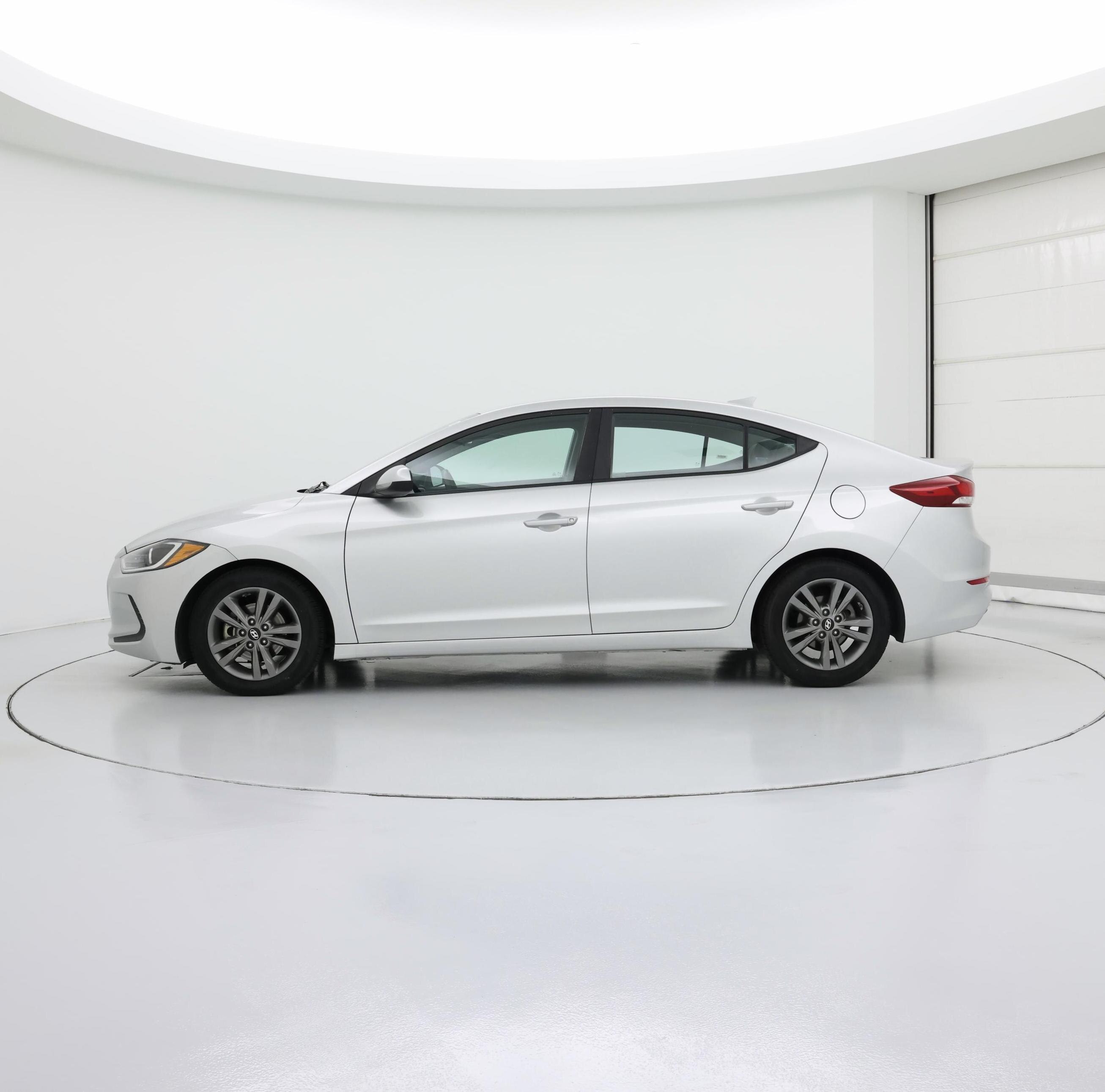 Thumbnail: 2018 Hyundai Elantra - 3