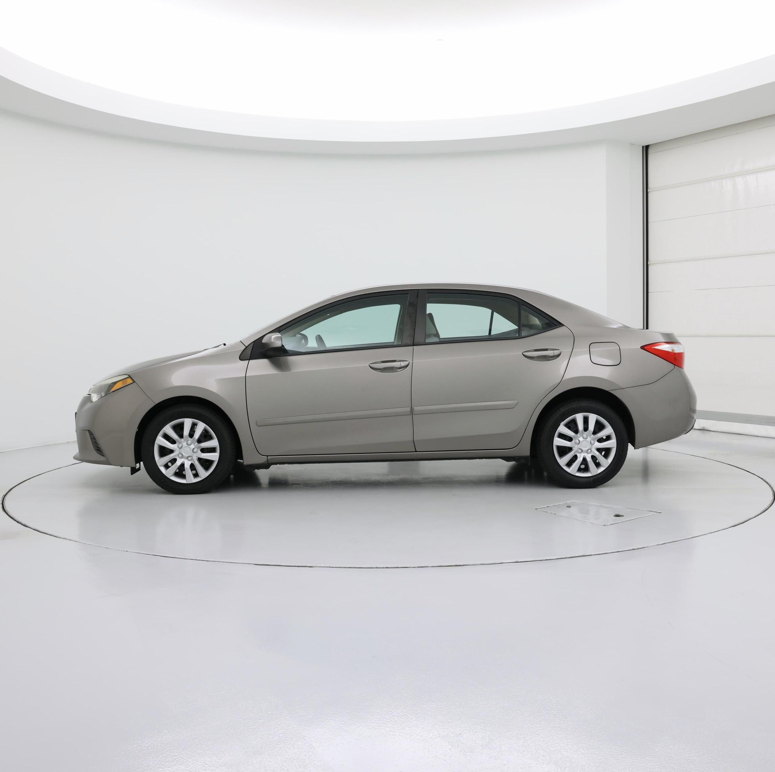 Thumbnail: 2015 Toyota Corolla - 3