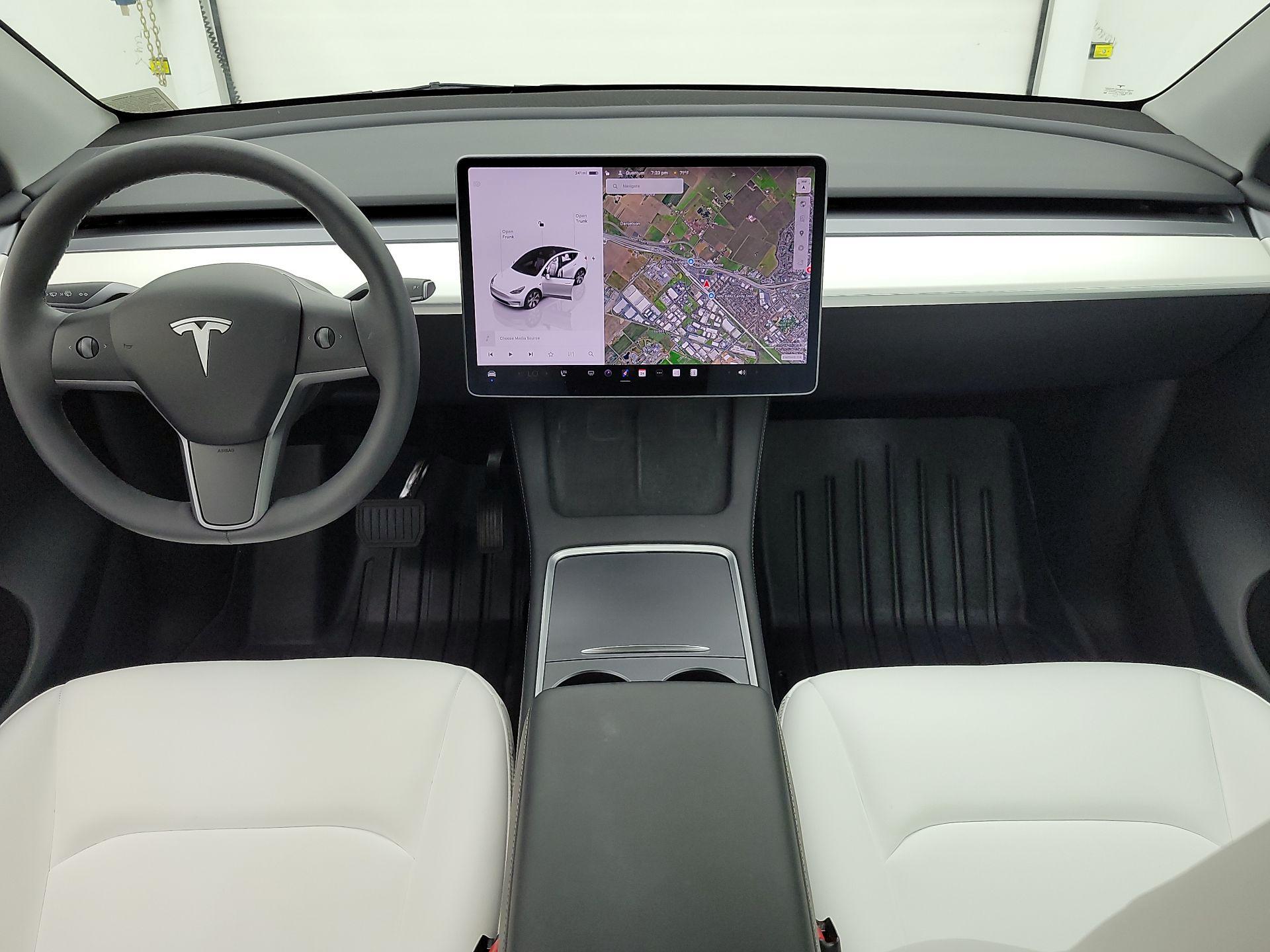 Thumbnail: 2023 Tesla Model Y - 9