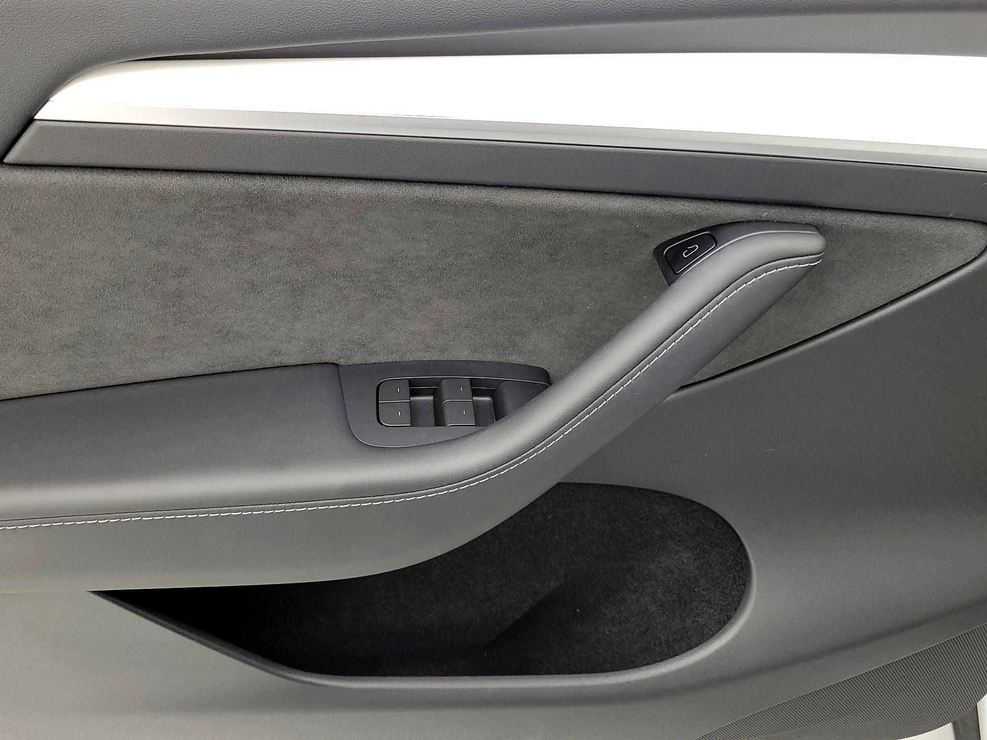 Thumbnail: 2023 Tesla Model Y - 12