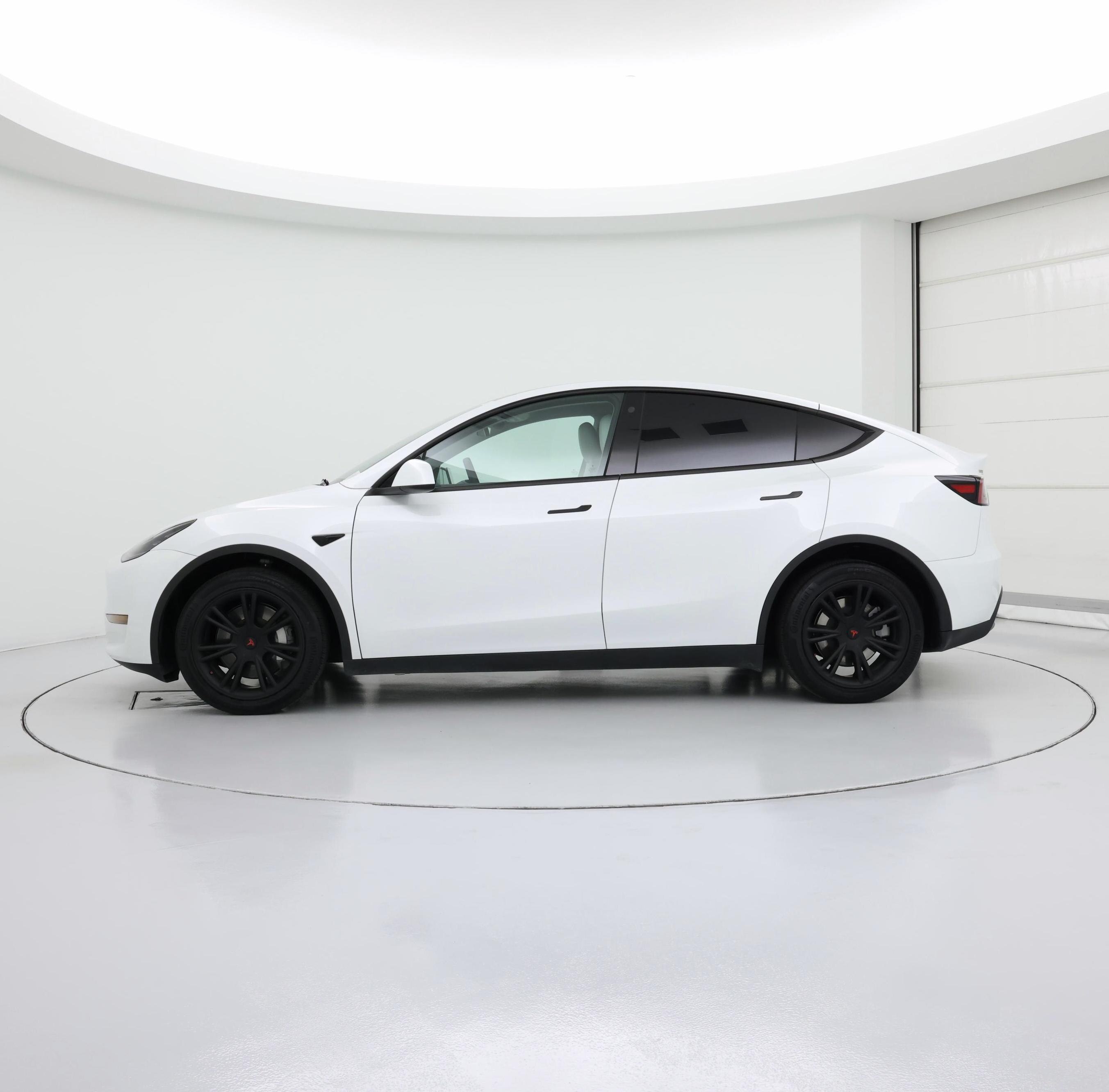 Thumbnail: 2023 Tesla Model Y - 3