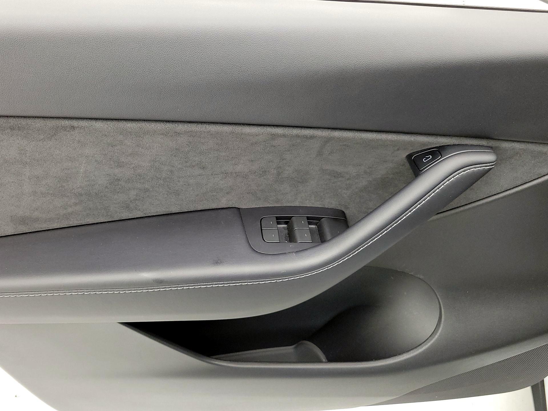 Thumbnail: 2022 Tesla Model Y - 12