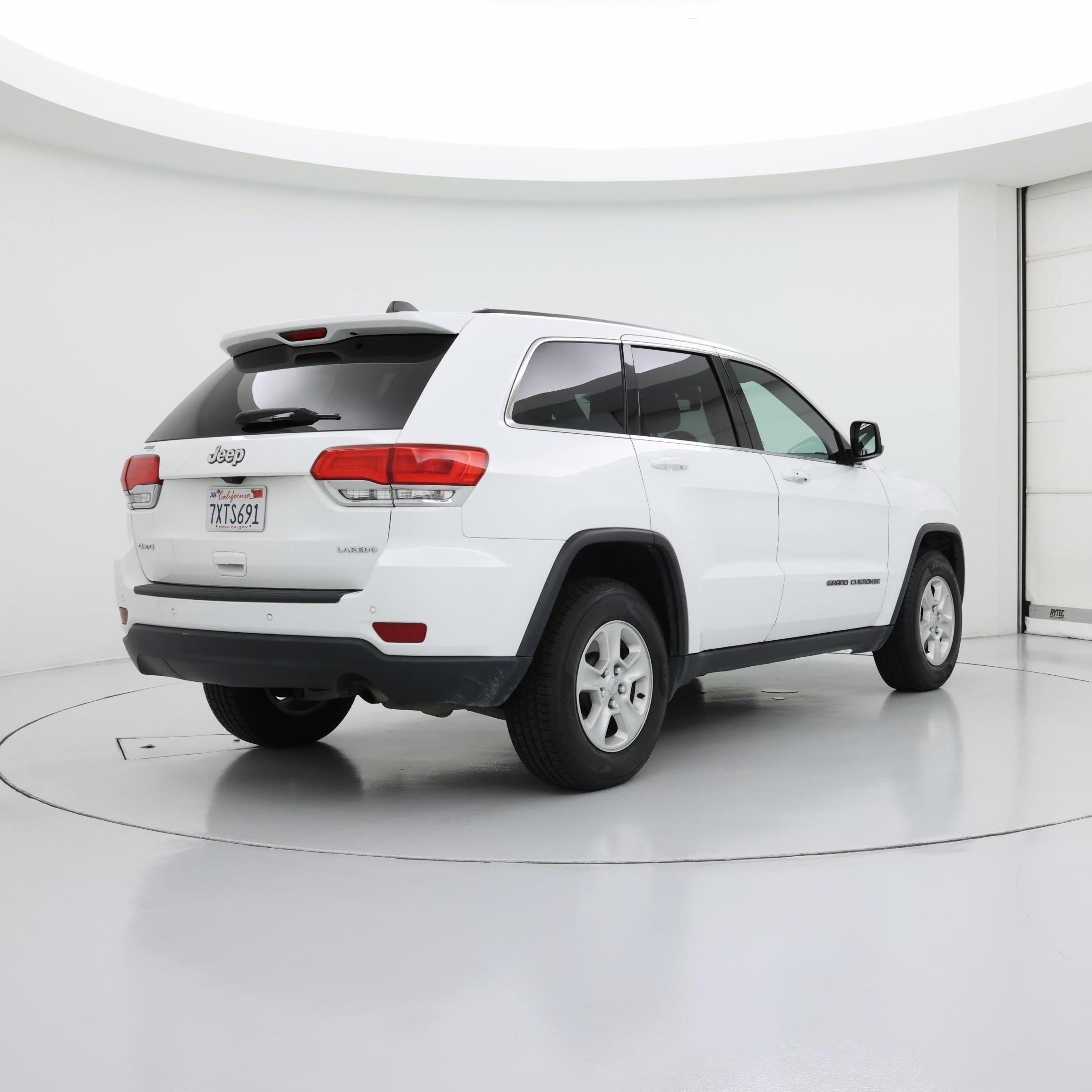 Thumbnail: 2017 Jeep Grand Cherokee - 8