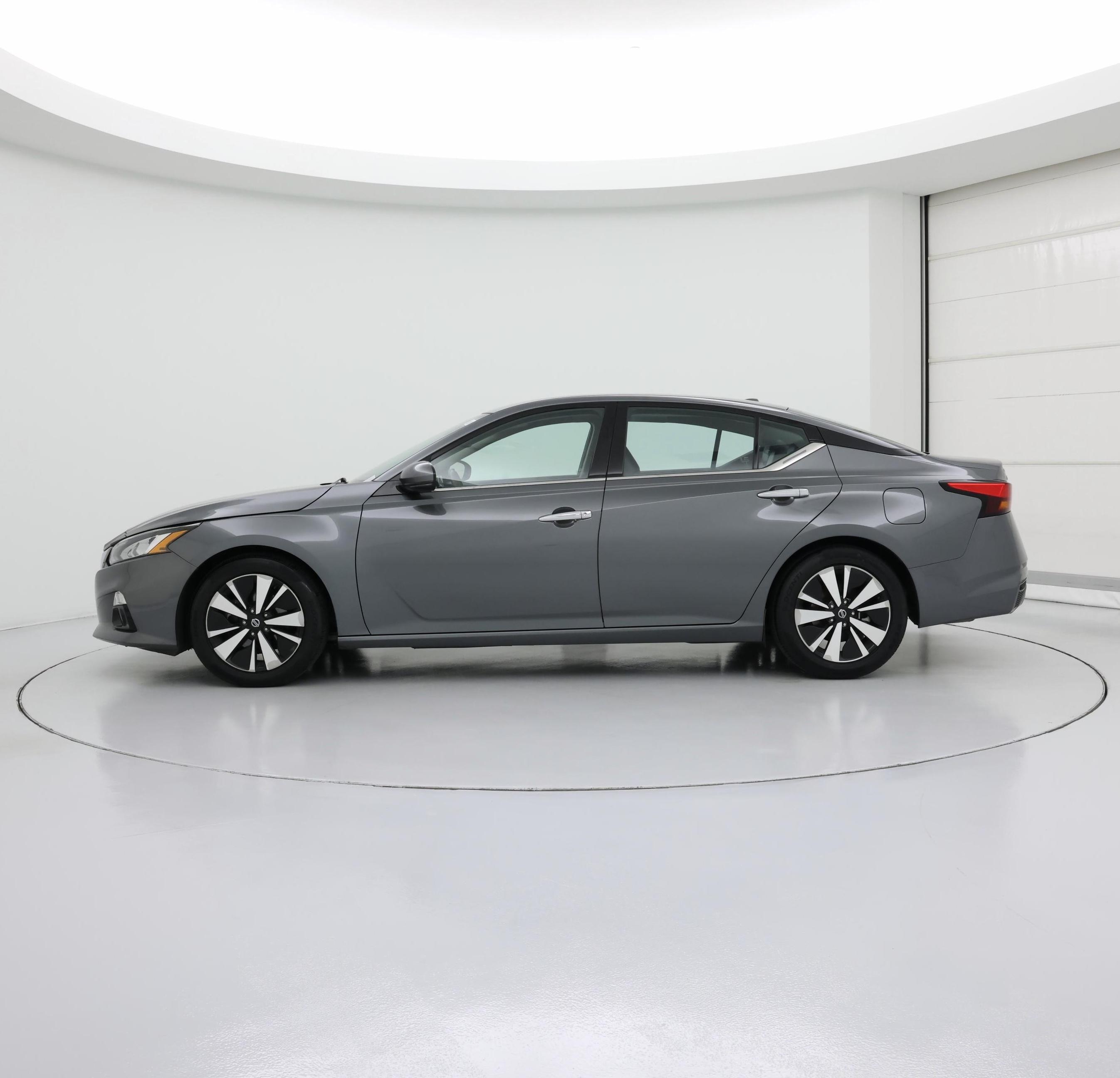 Thumbnail: 2019 Nissan Altima - 3