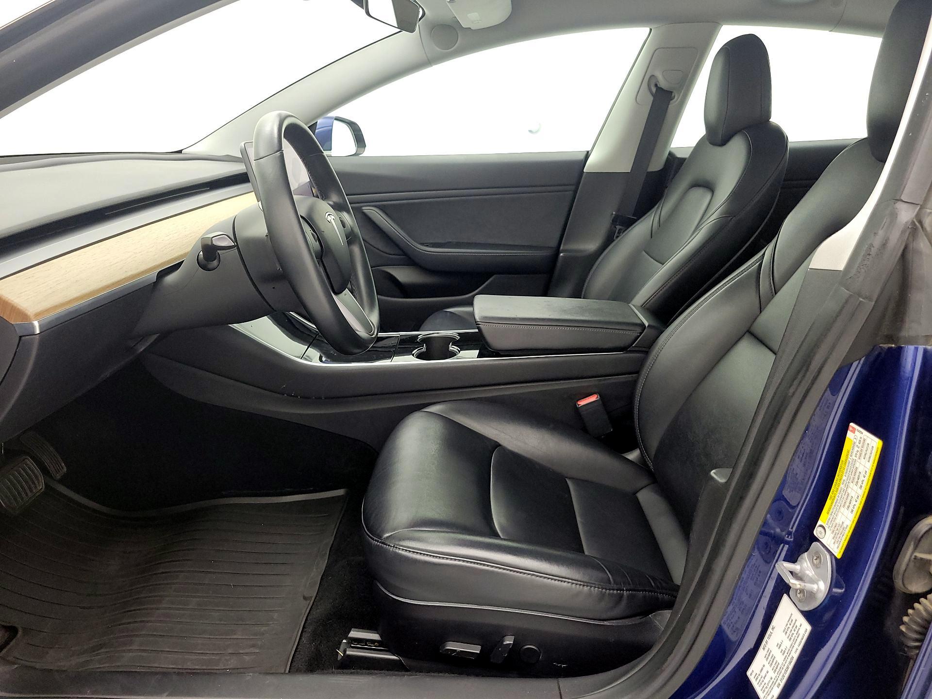 Thumbnail: 2019 Tesla Model 3 - 11