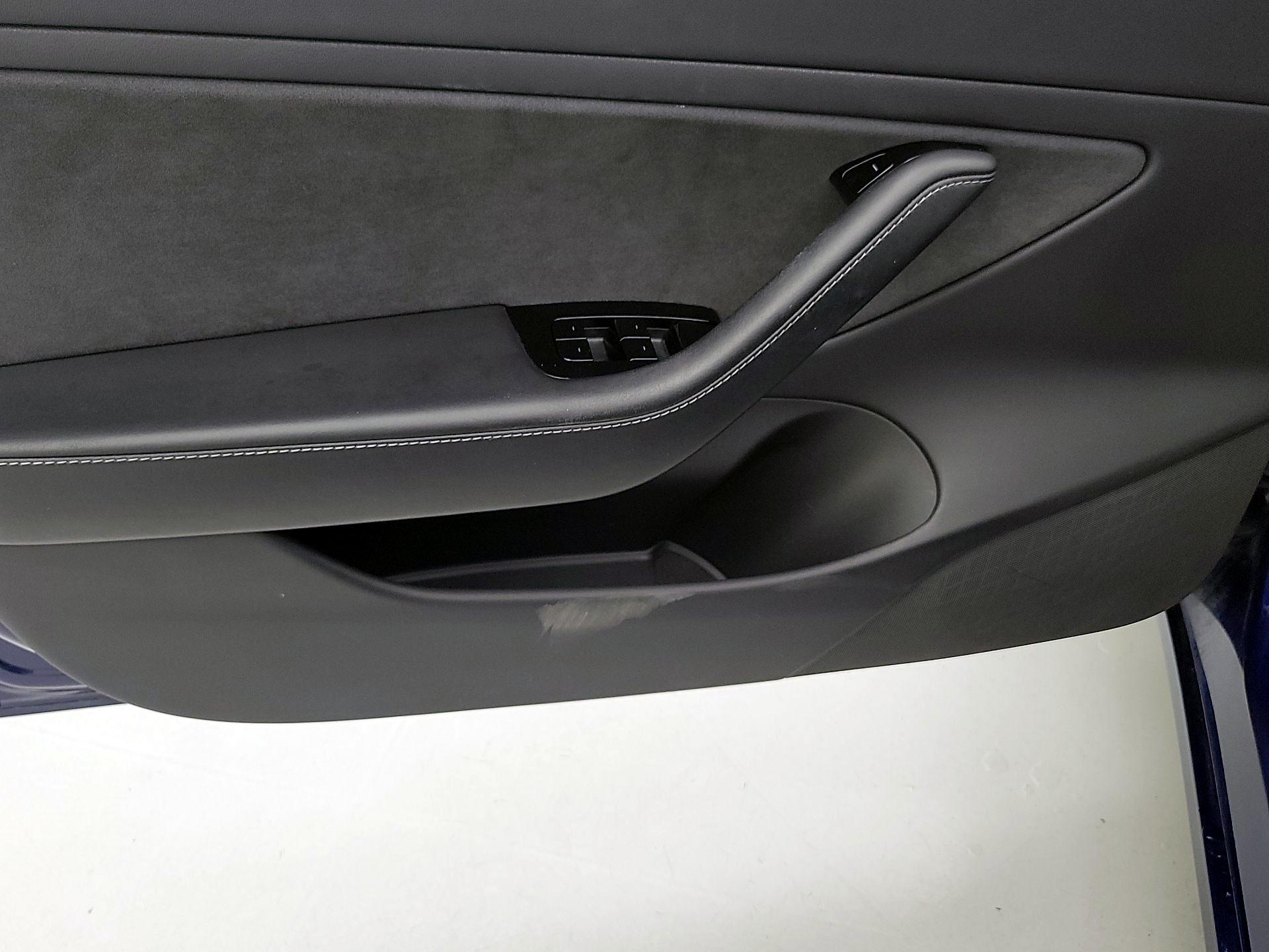 Thumbnail: 2019 Tesla Model 3 - 12