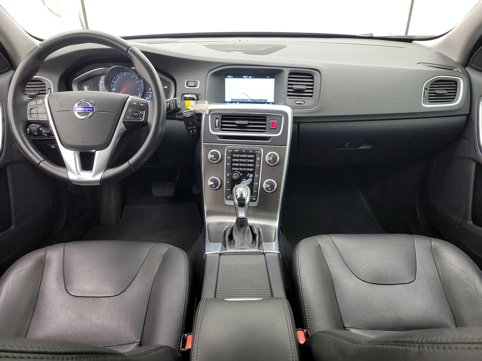 Thumbnail: 2016 Volvo V60 - 9