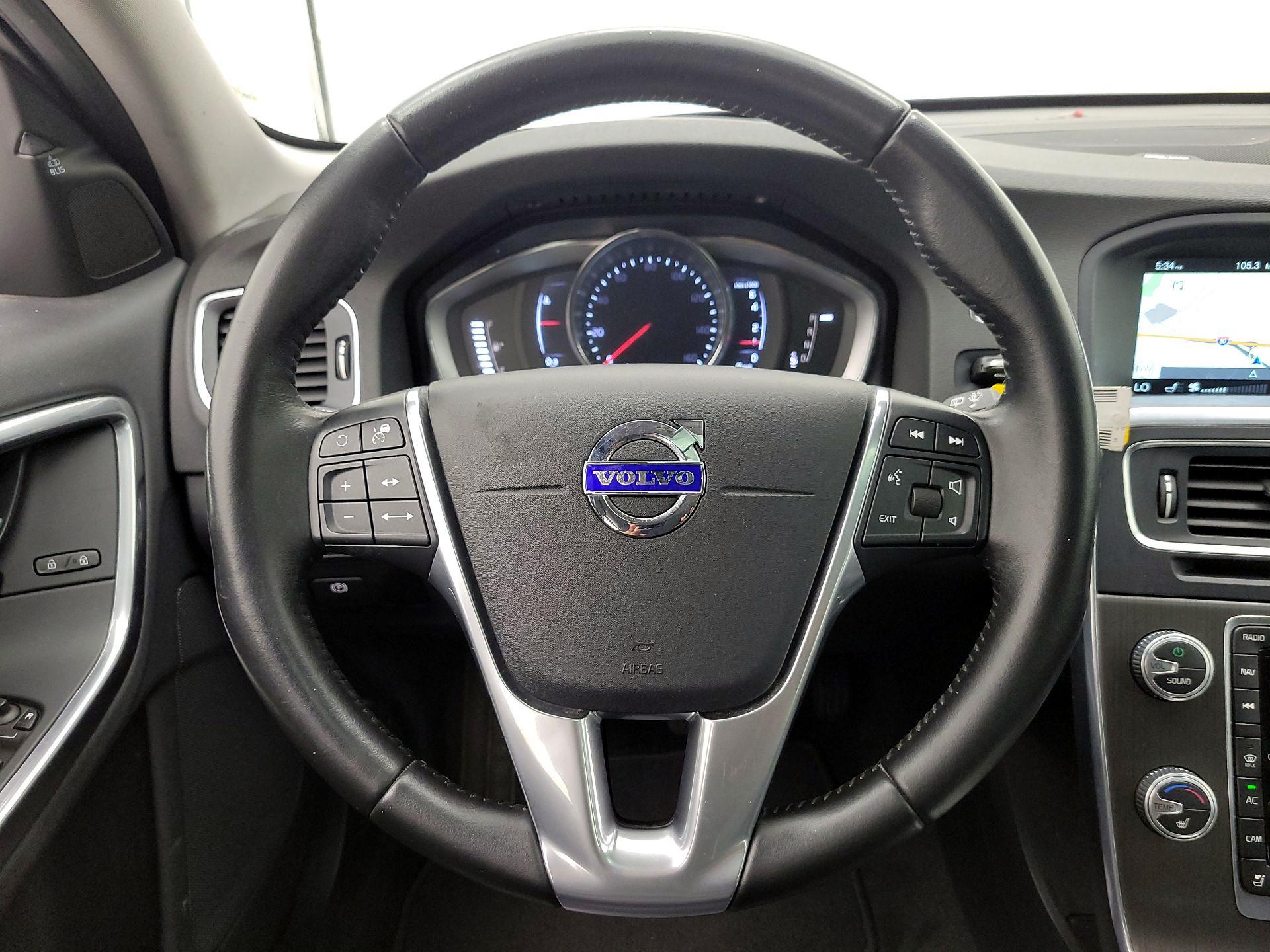Thumbnail: 2016 Volvo V60 - 10