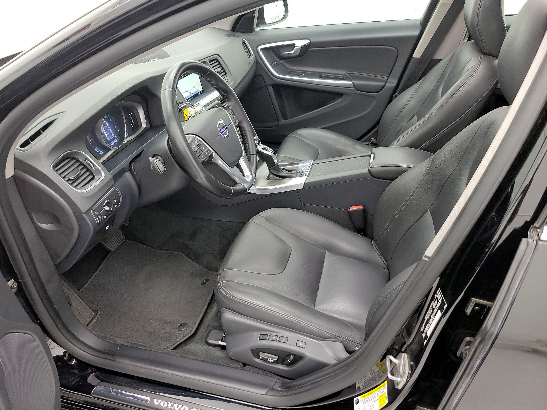 Thumbnail: 2016 Volvo V60 - 11