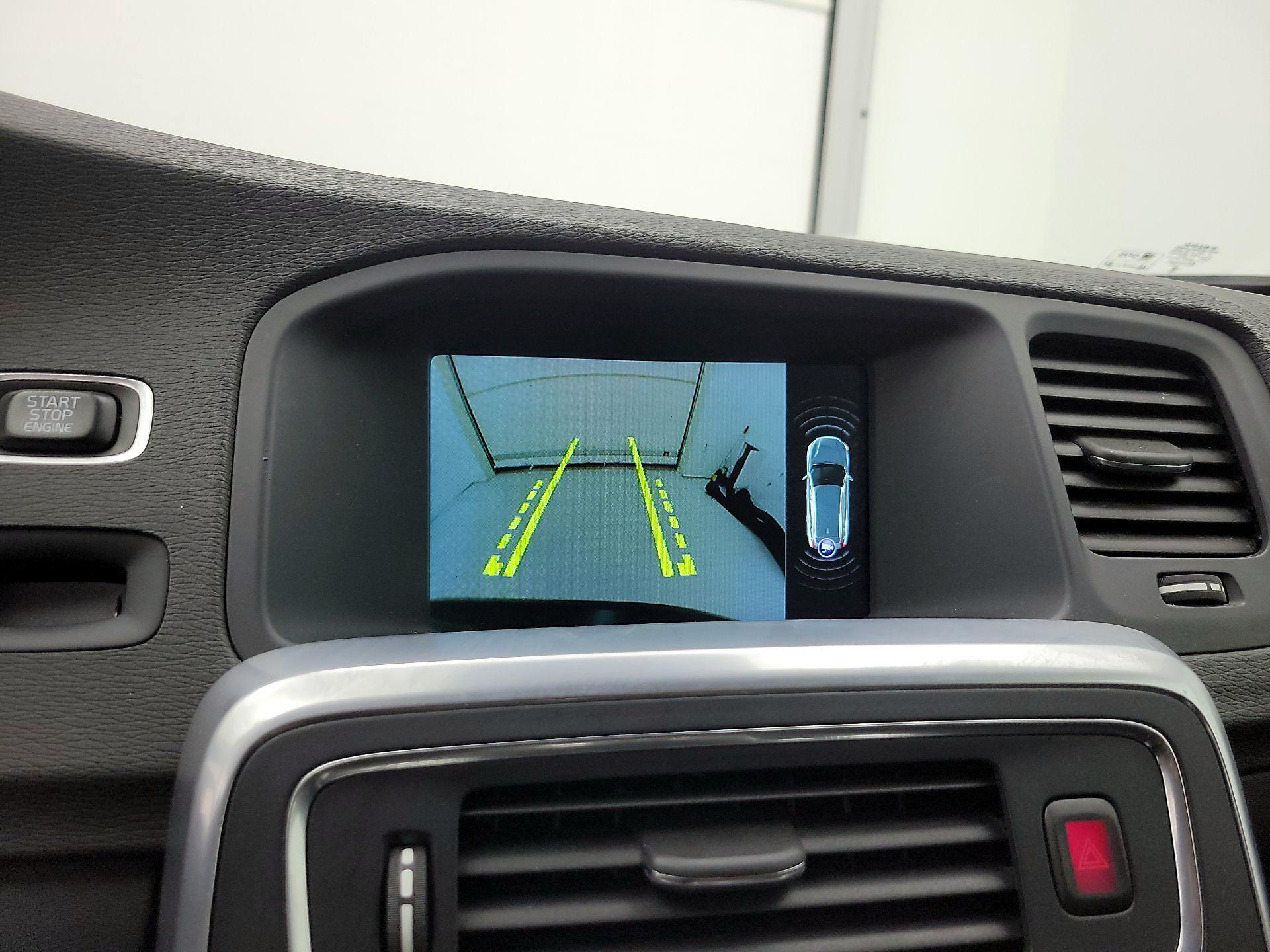 Thumbnail: 2016 Volvo V60 - 15