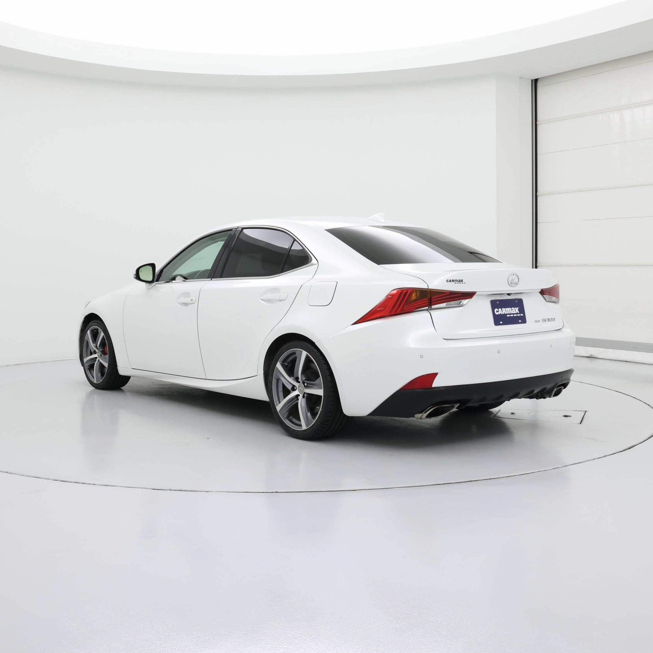 Thumbnail: 2017 Lexus IS - 2