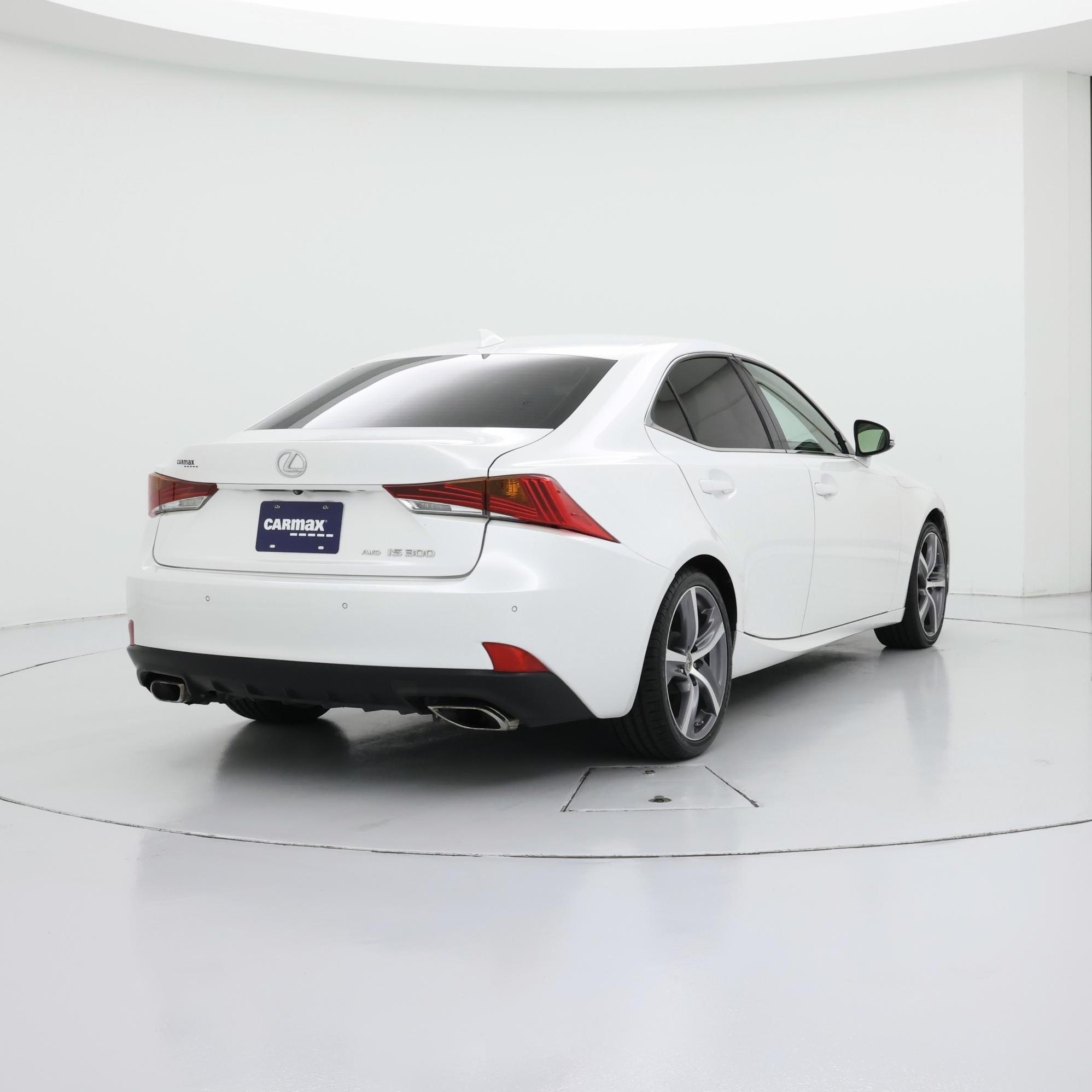 Thumbnail: 2017 Lexus IS - 8