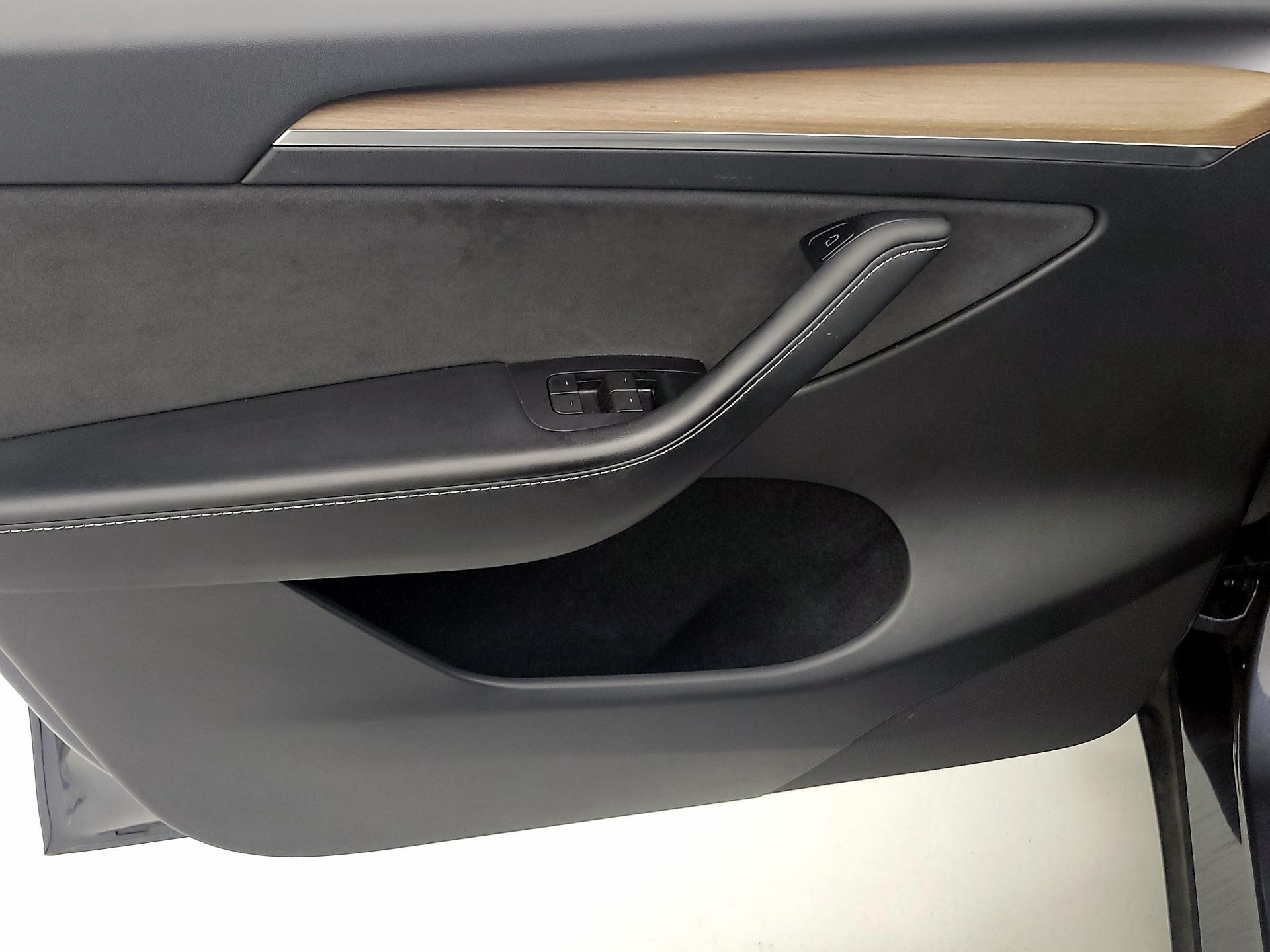 Thumbnail: 2023 Tesla Model Y - 12