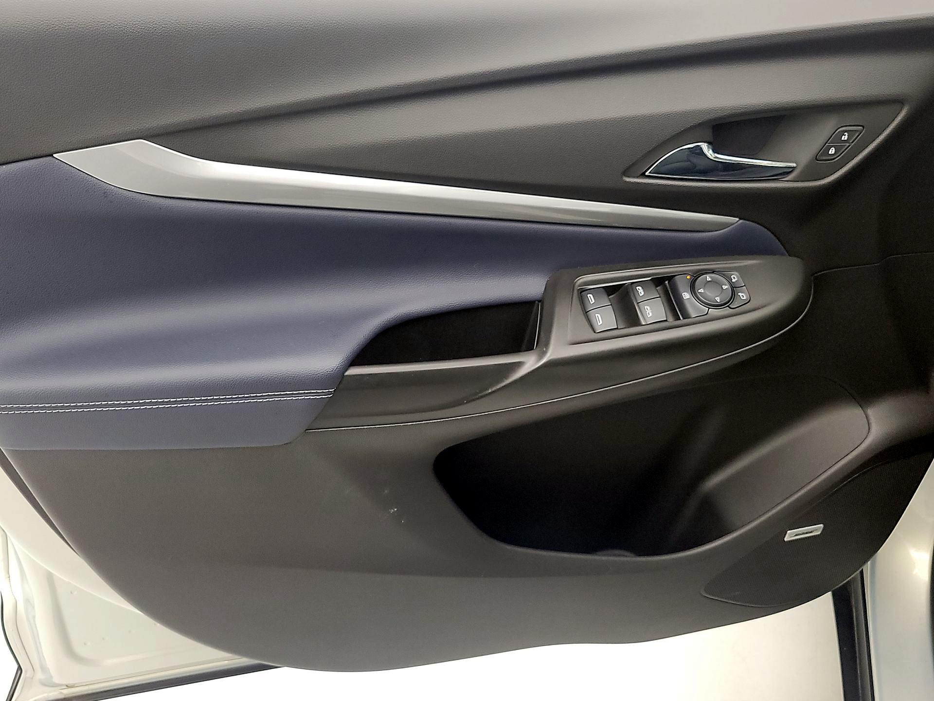Thumbnail: 2023 Chevrolet Bolt EUV - 12