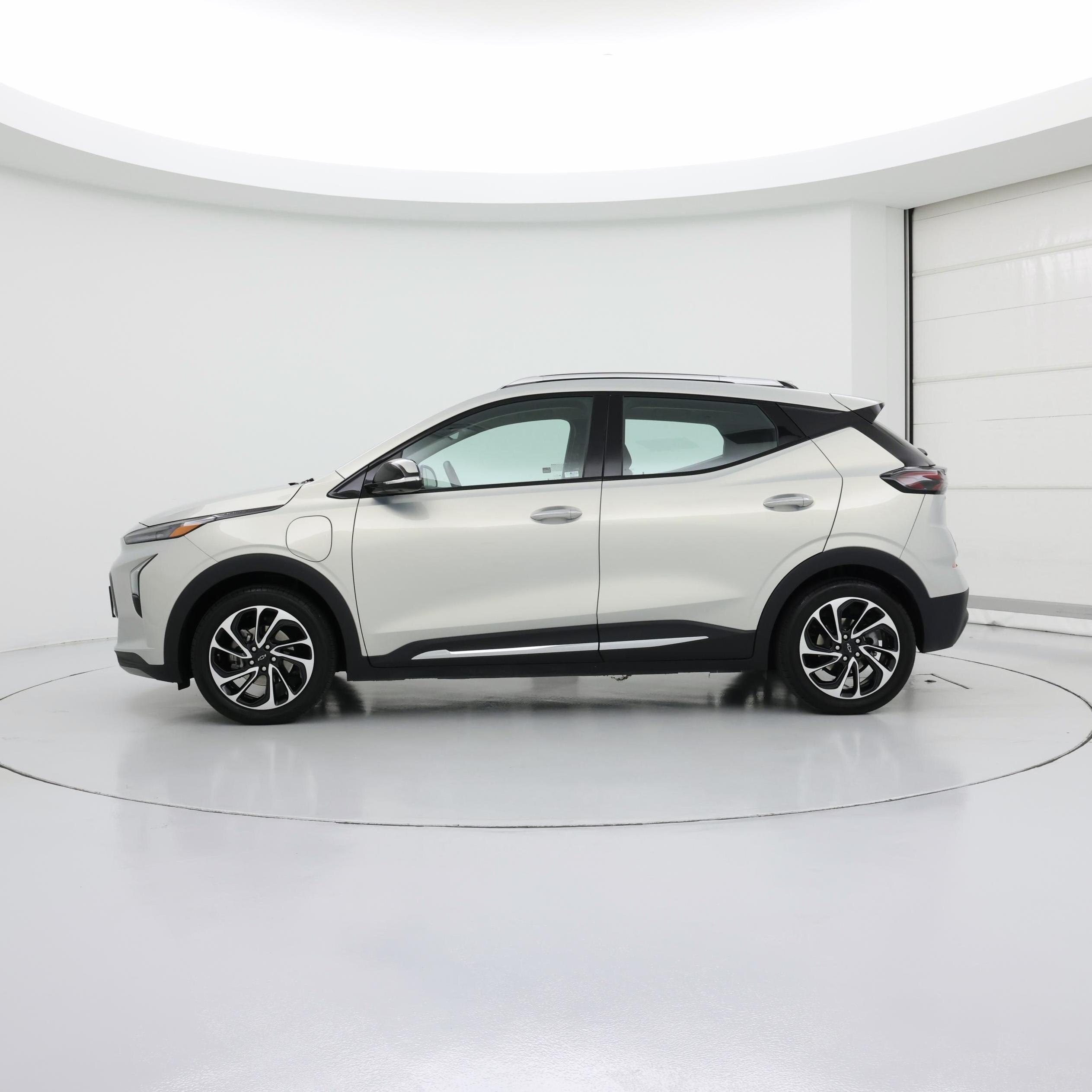 Thumbnail: 2023 Chevrolet Bolt EUV - 3