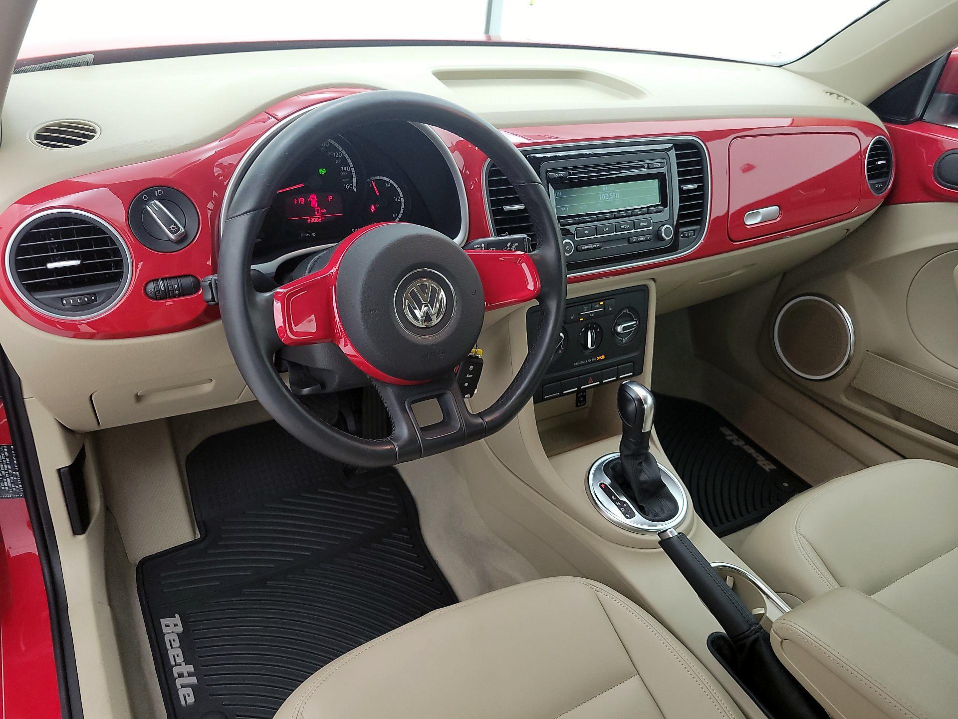Thumbnail: 2013 Volkswagen Beetle - 9