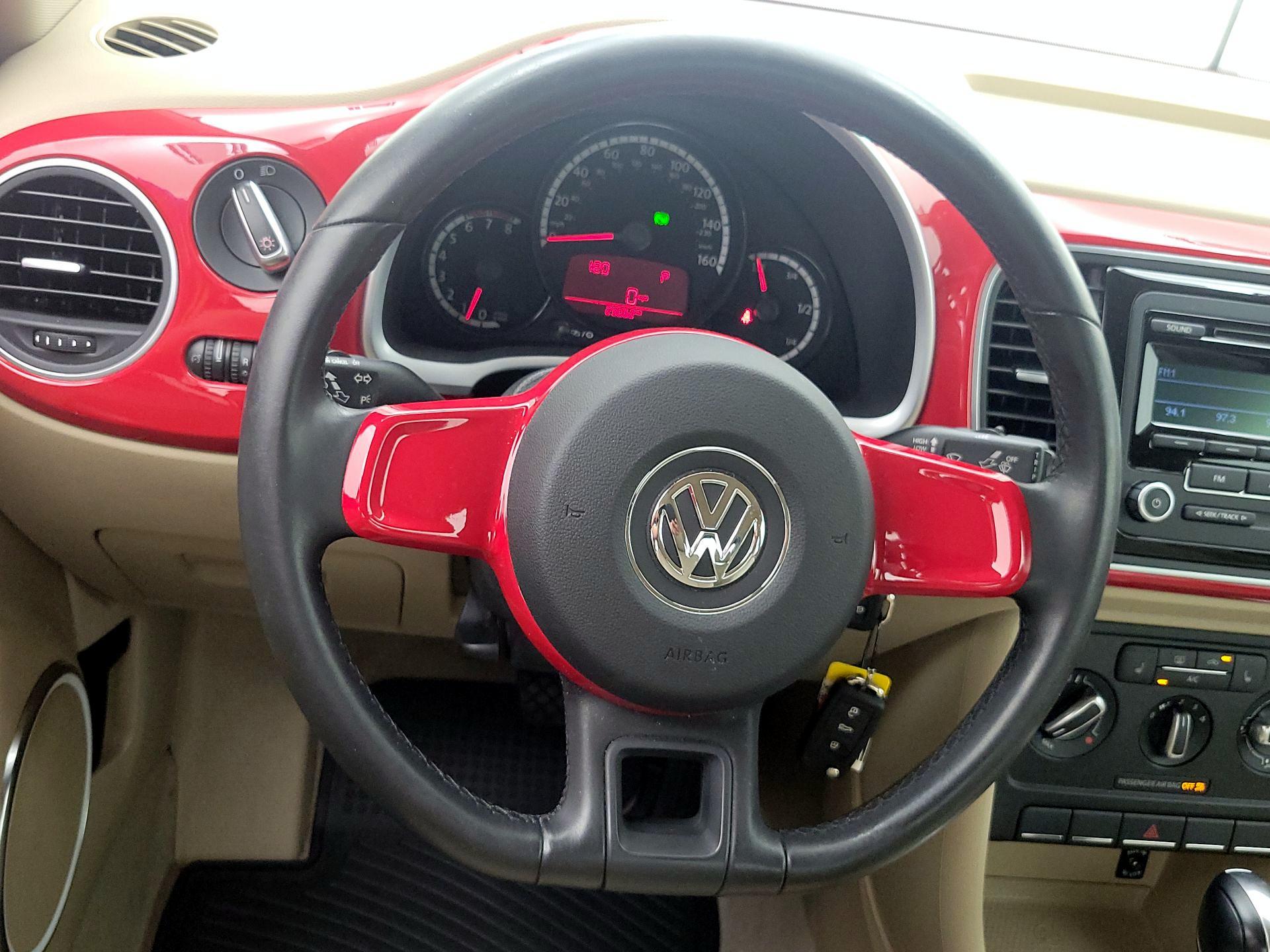 Thumbnail: 2013 Volkswagen Beetle - 10