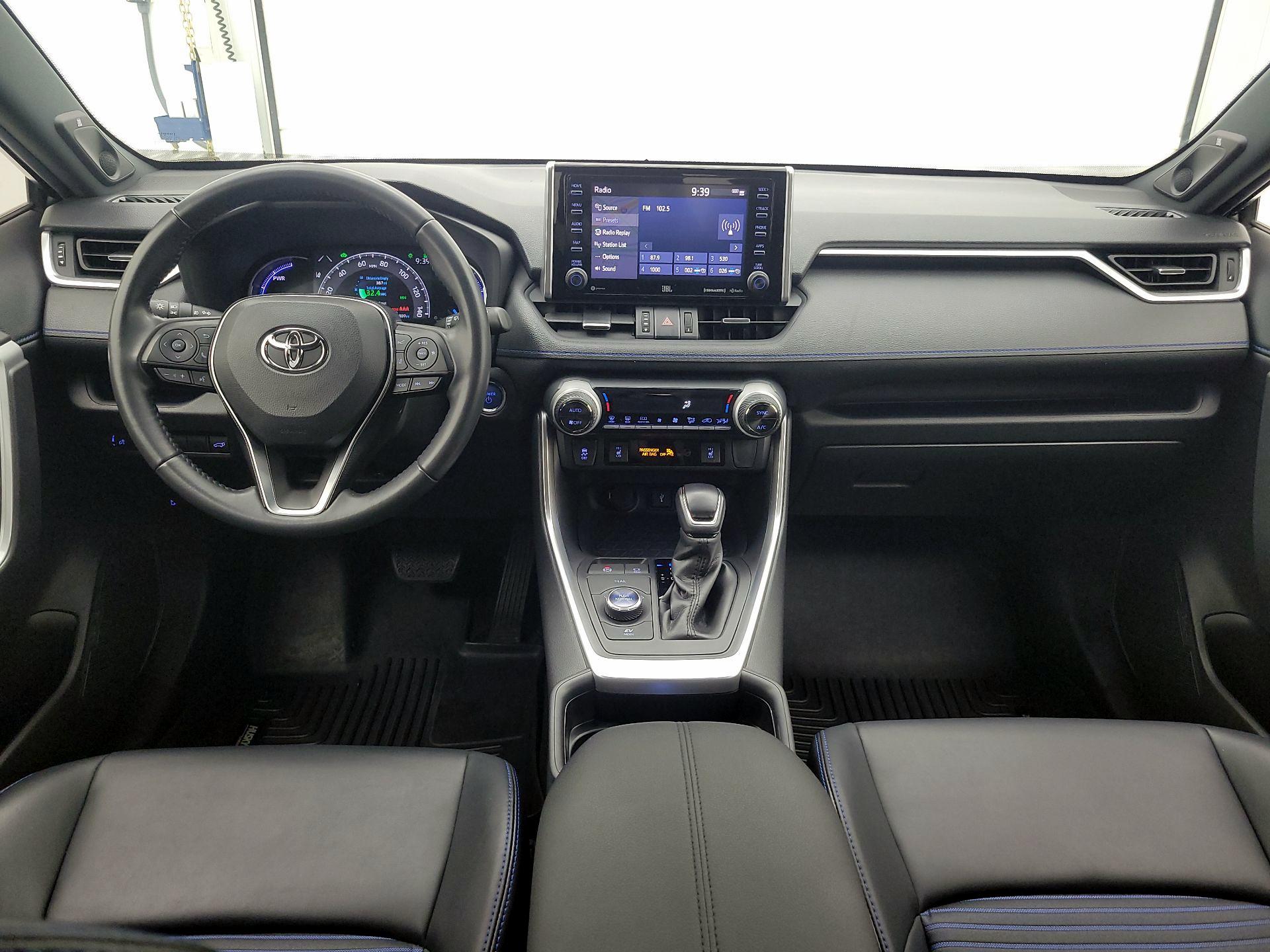 Thumbnail: 2020 Toyota RAV4 - 9