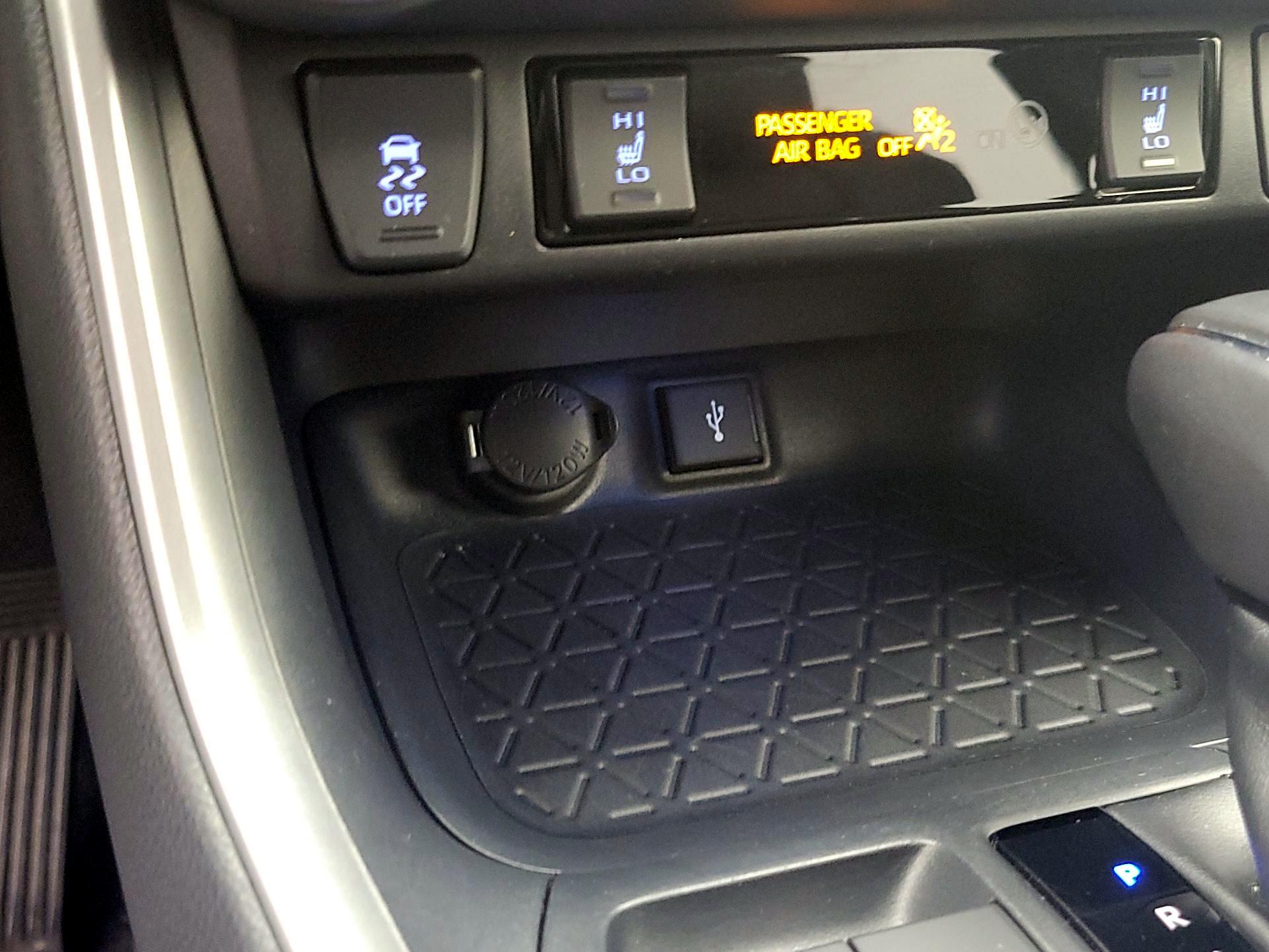 Thumbnail: 2020 Toyota RAV4 - 19