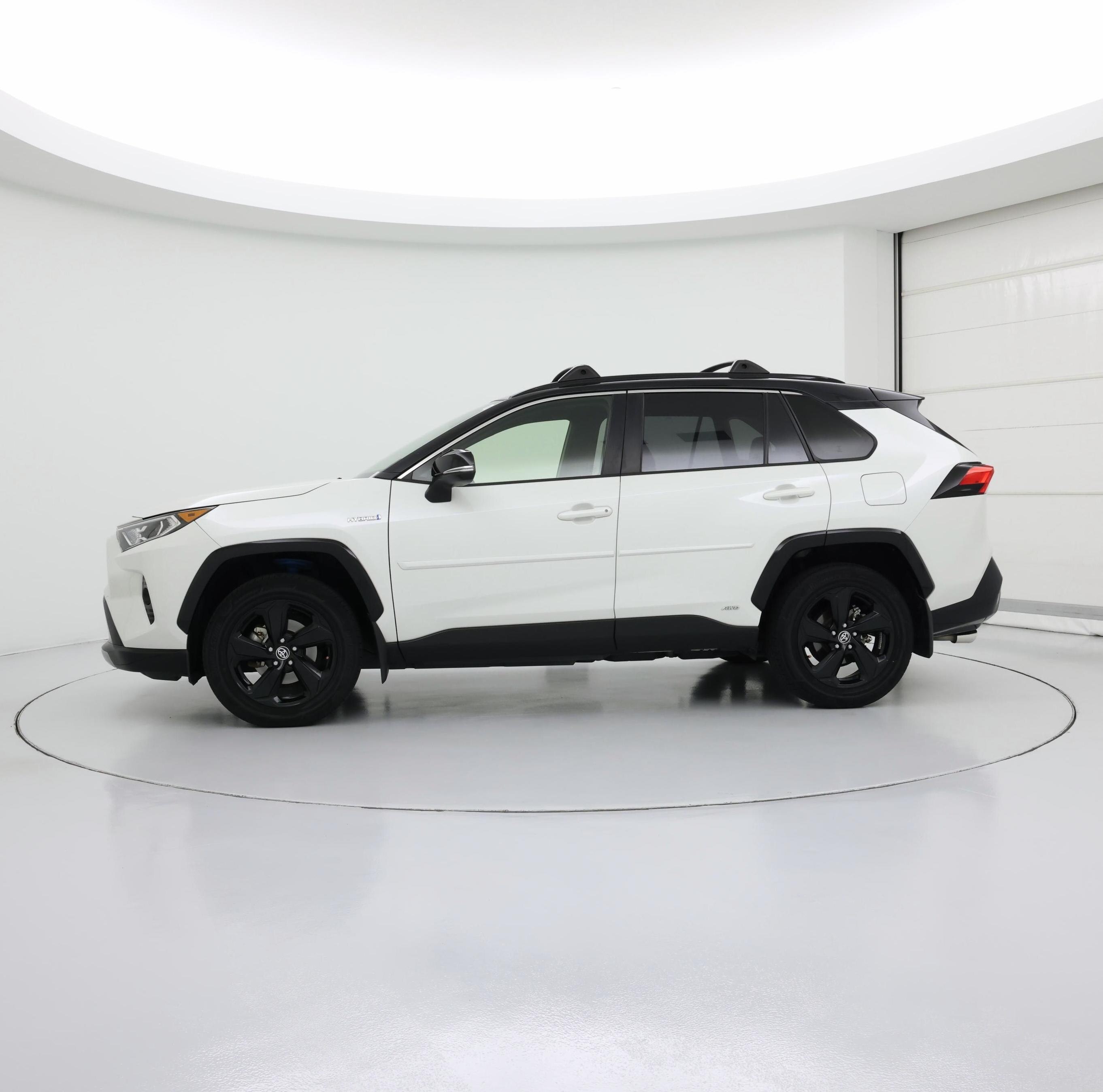 Thumbnail: 2020 Toyota RAV4 - 3